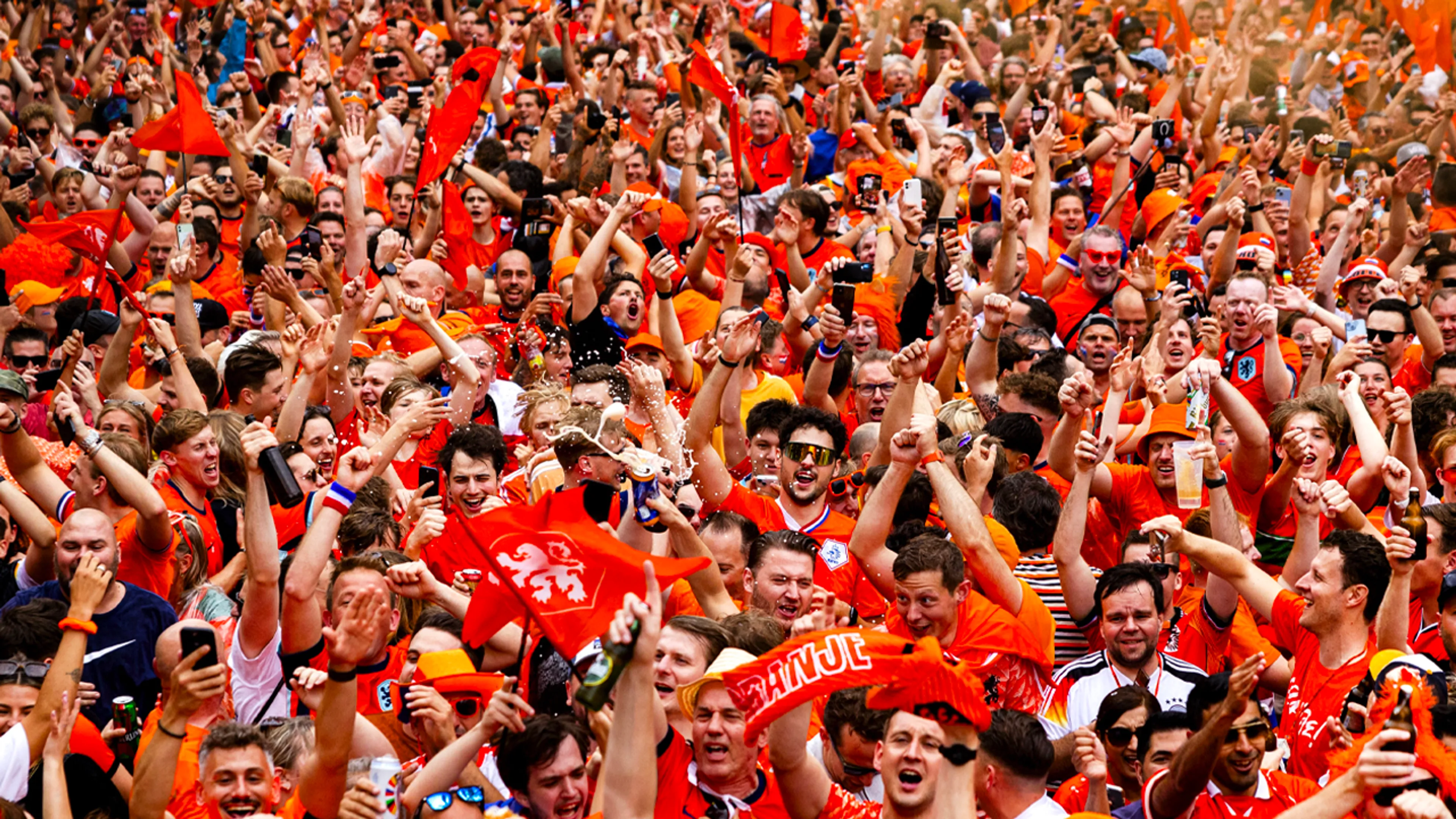 'Eventuele huldiging Oranje vindt plaats op dinsdag in Amsterdam'
