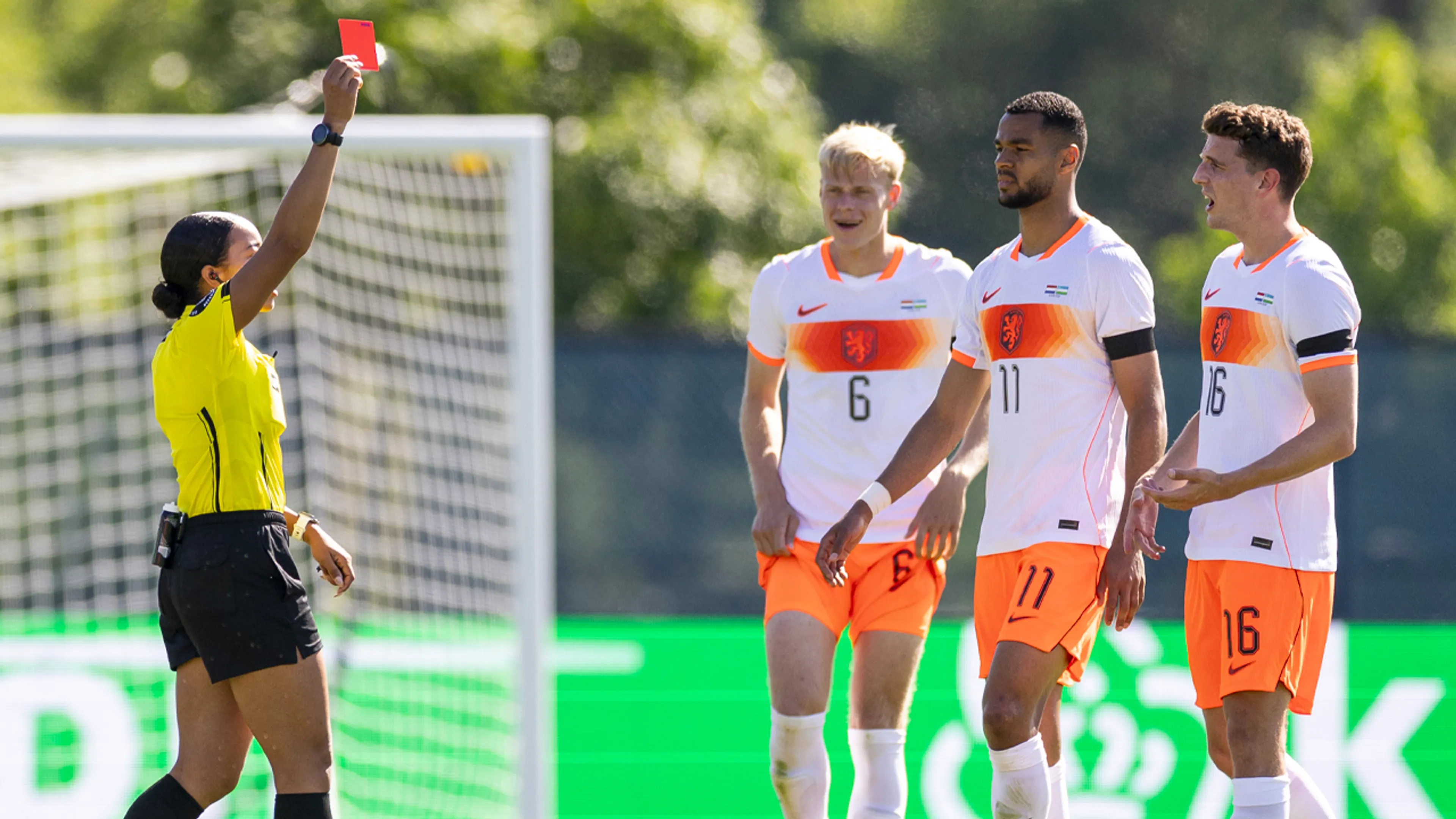 KNVB geeft uitsluitsel: is Guus Til geschorst voor WK-duel van Oranje met Japan?