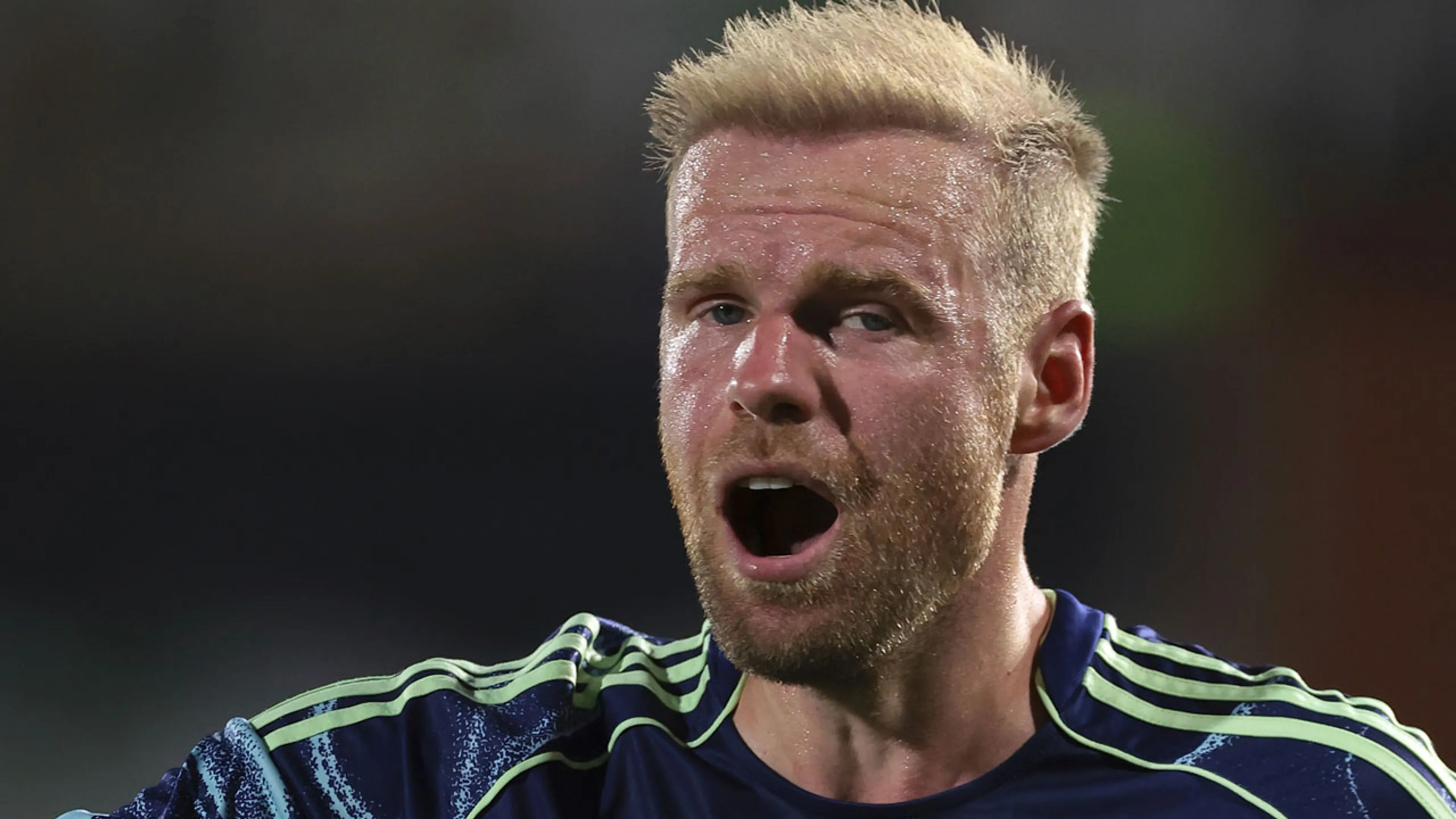 Como bezorgt Ajax eerste nederlaag in voorbereiding