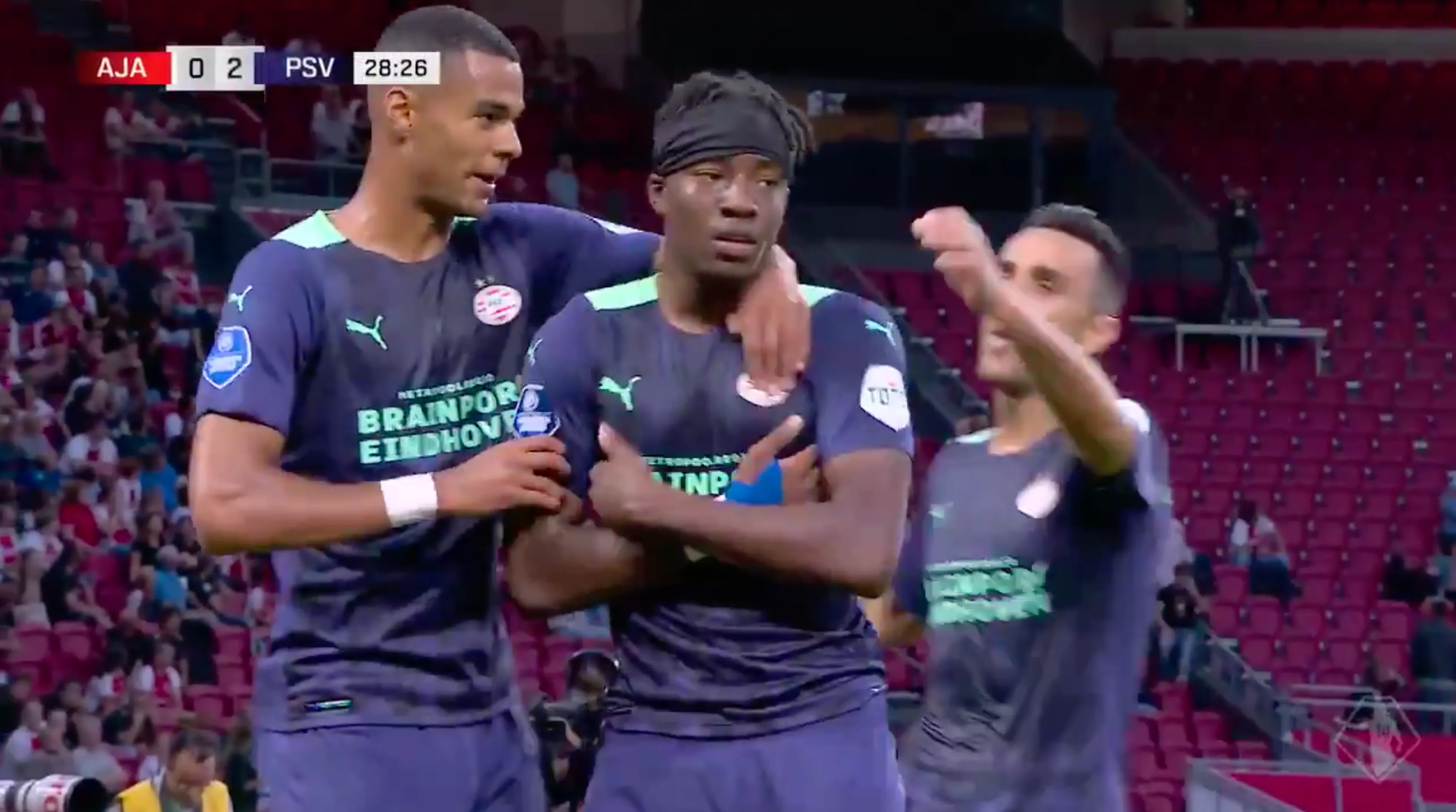 VIDEOGOAL: Madueke verdubbelt voorsprong PSV