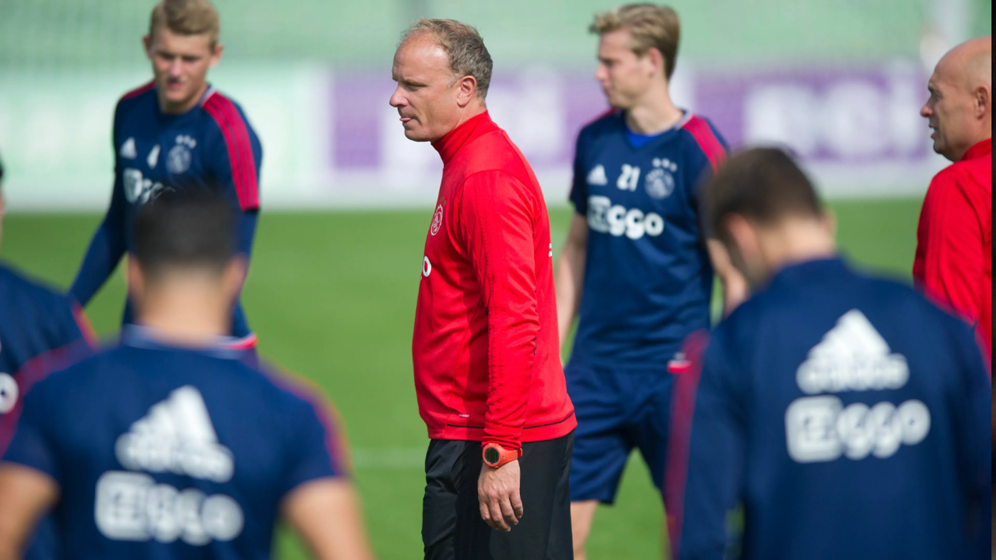 Bergkamp keert niet terug bij Ajax: 'Je gaat verder'