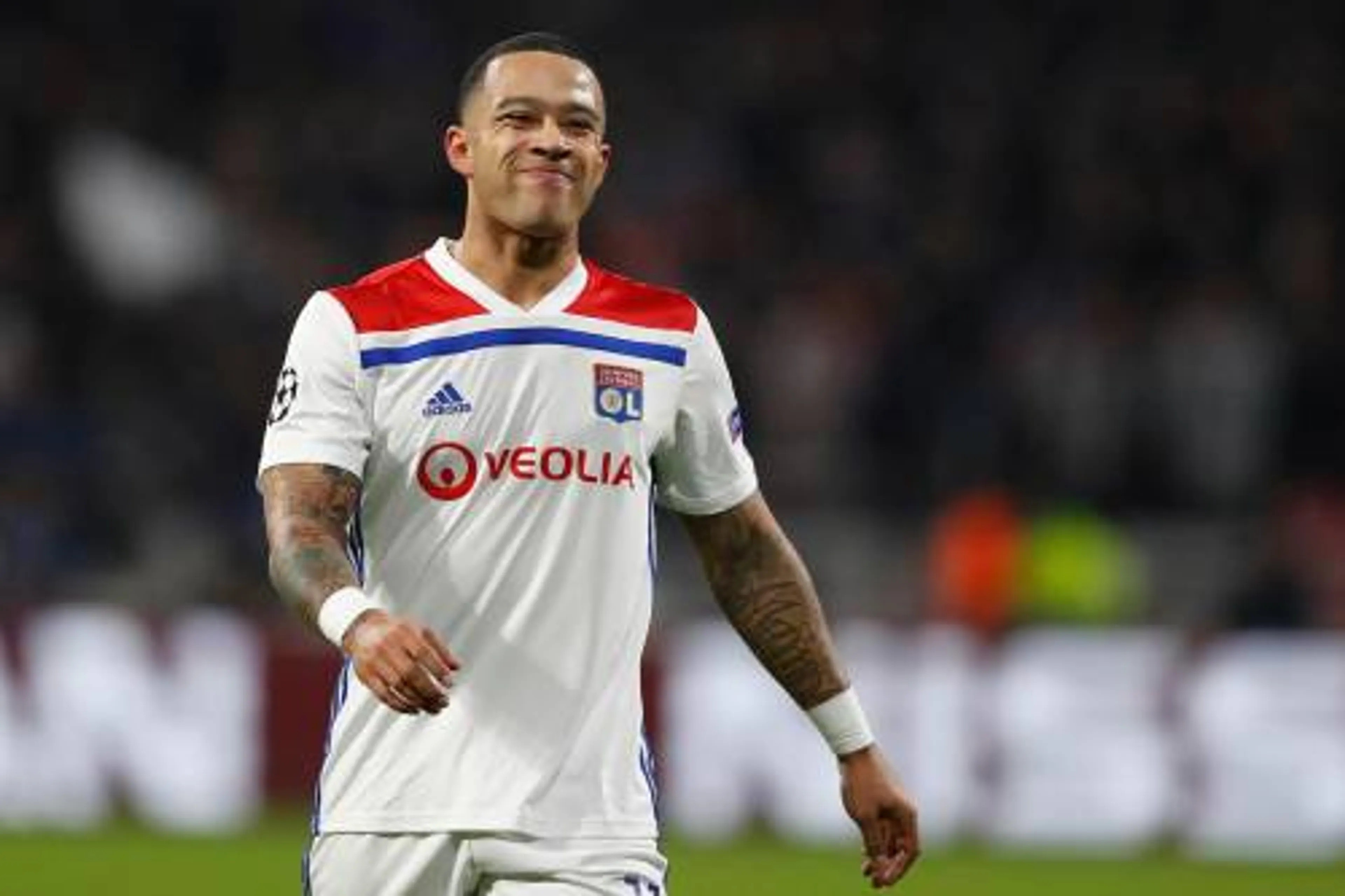 Depay scoort bij ruime overwinning Lyon
