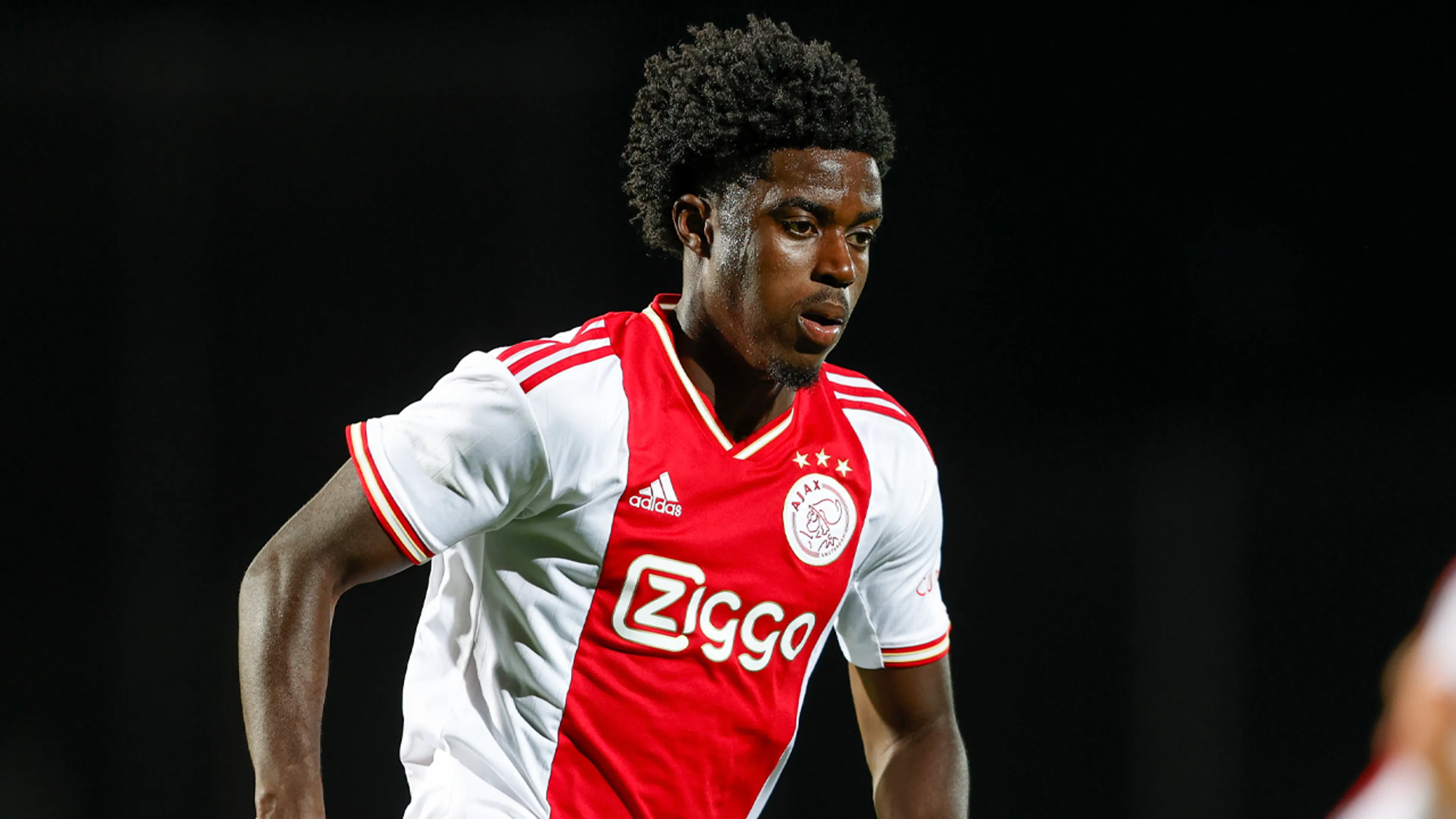 Verandering bij Ajax: Debuut lonkt voor toptalent Misehouy (17)