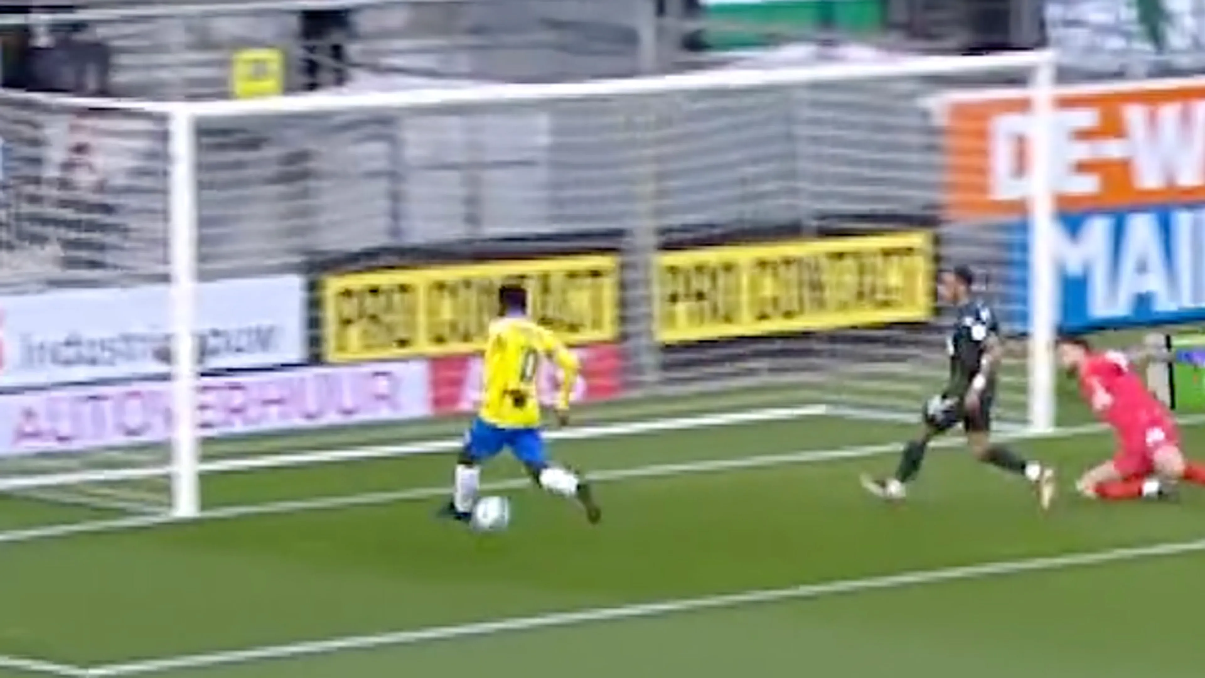 Video: Grootste misser van het seizoen bij RKC-FC Groningen?!