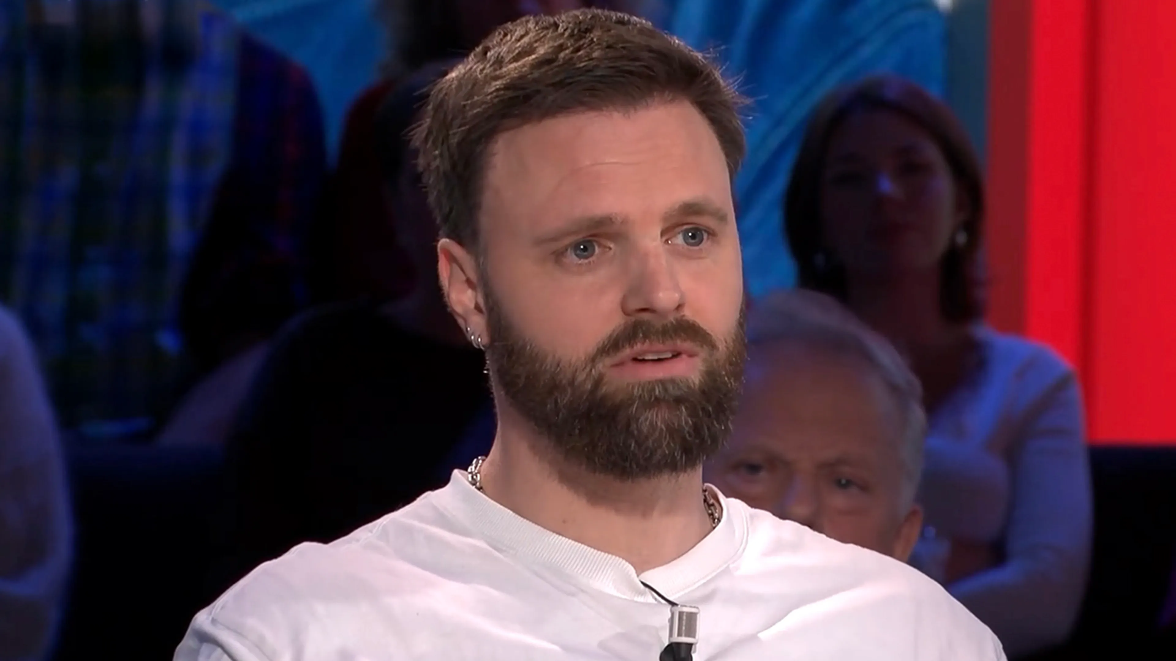 Tim Hofman nog altijd alert na verijdeld moordplan: 'Ik loop anders op het Mediapark'