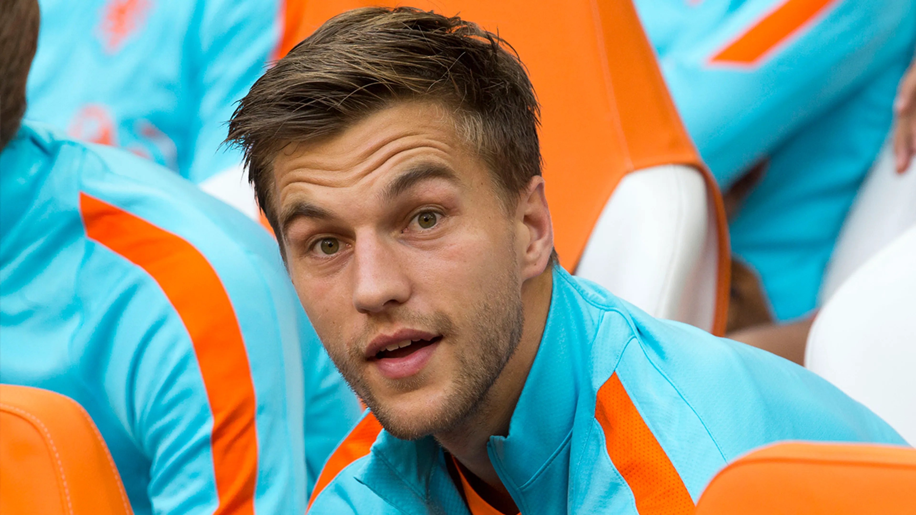 Oranje met Veltman, Hateboer en Aké tegen Polen