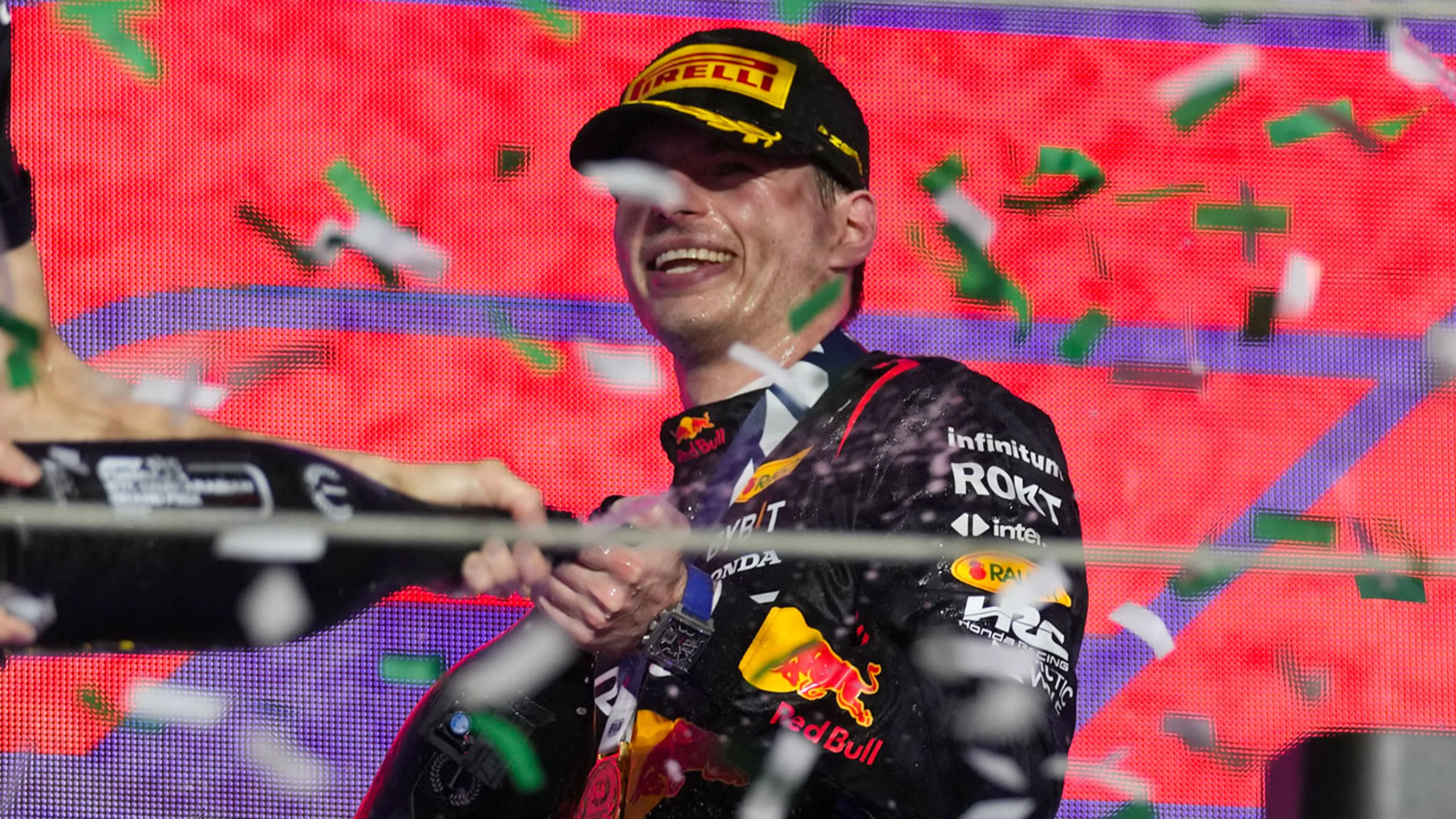 Verstappen staat na winst in Saoedi-Arabië voor 100e keer op podium in Formule 1-race