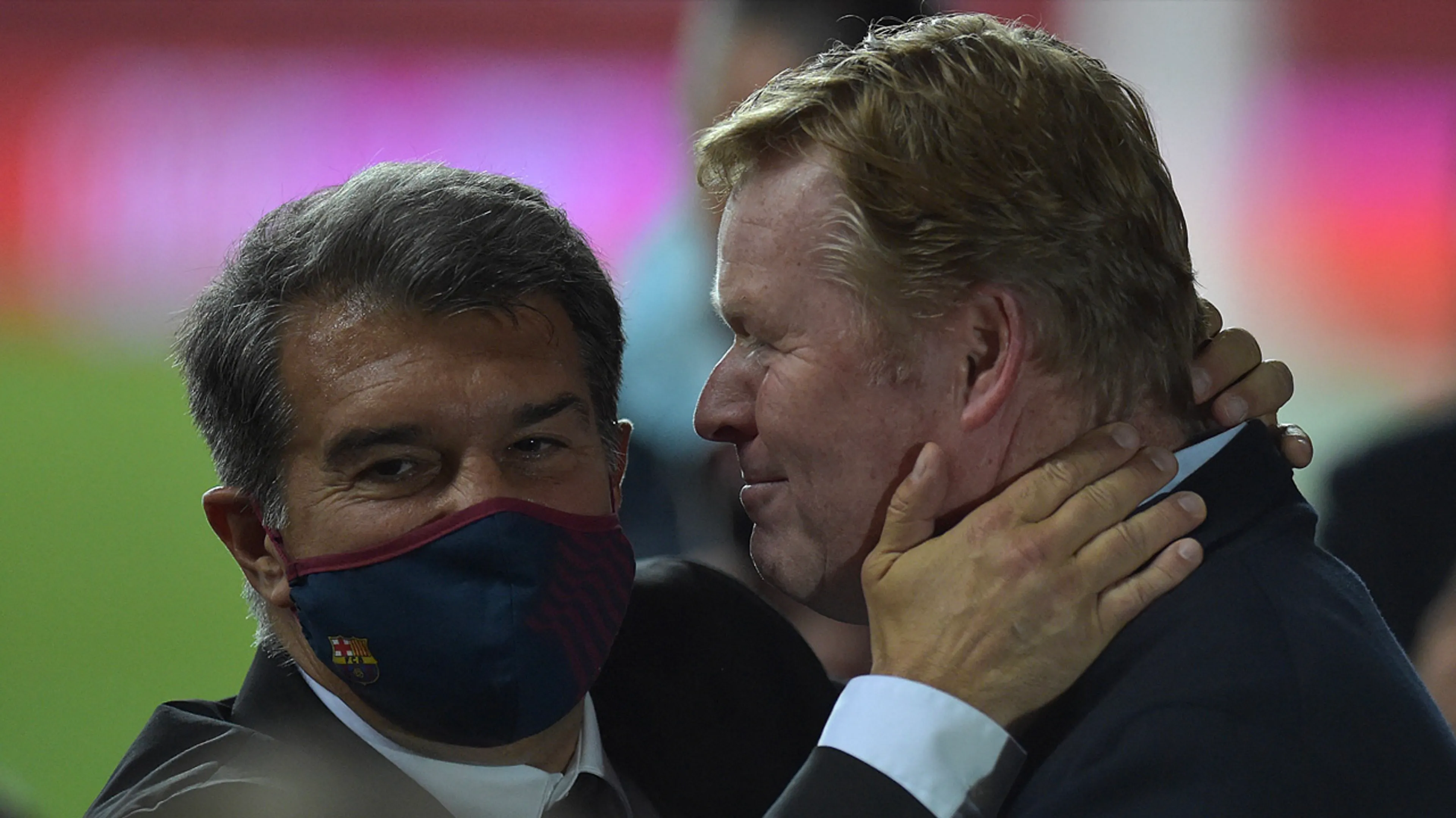 OFFICIEEL: Koeman blijft aan als trainer van FC Barcelona