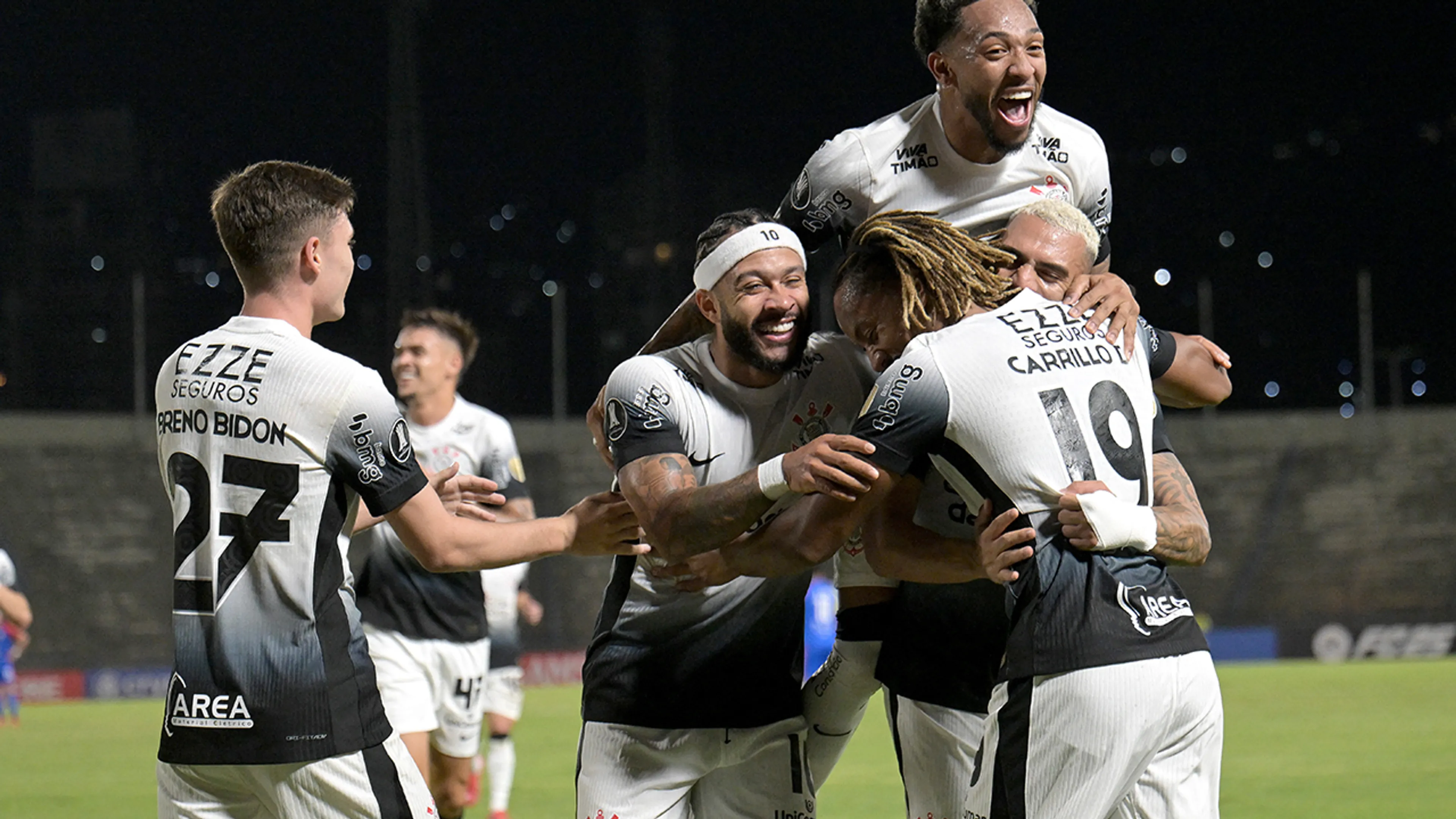 Video: Memphis Depay debuteert met assist in Copa Libertadores