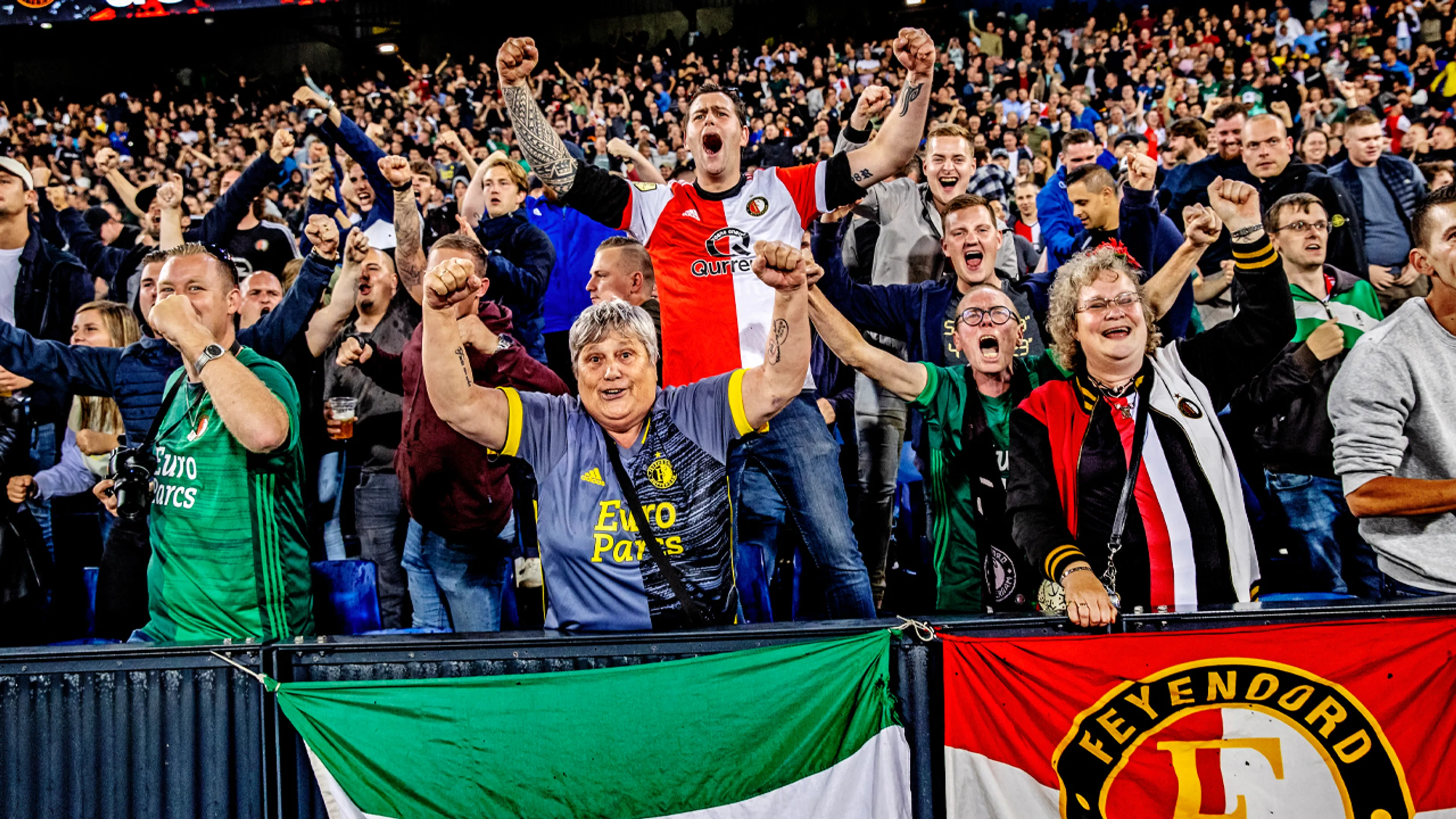 Goed nieuws voor betaald voetbal: 'OMT adviseert stadions te openen'