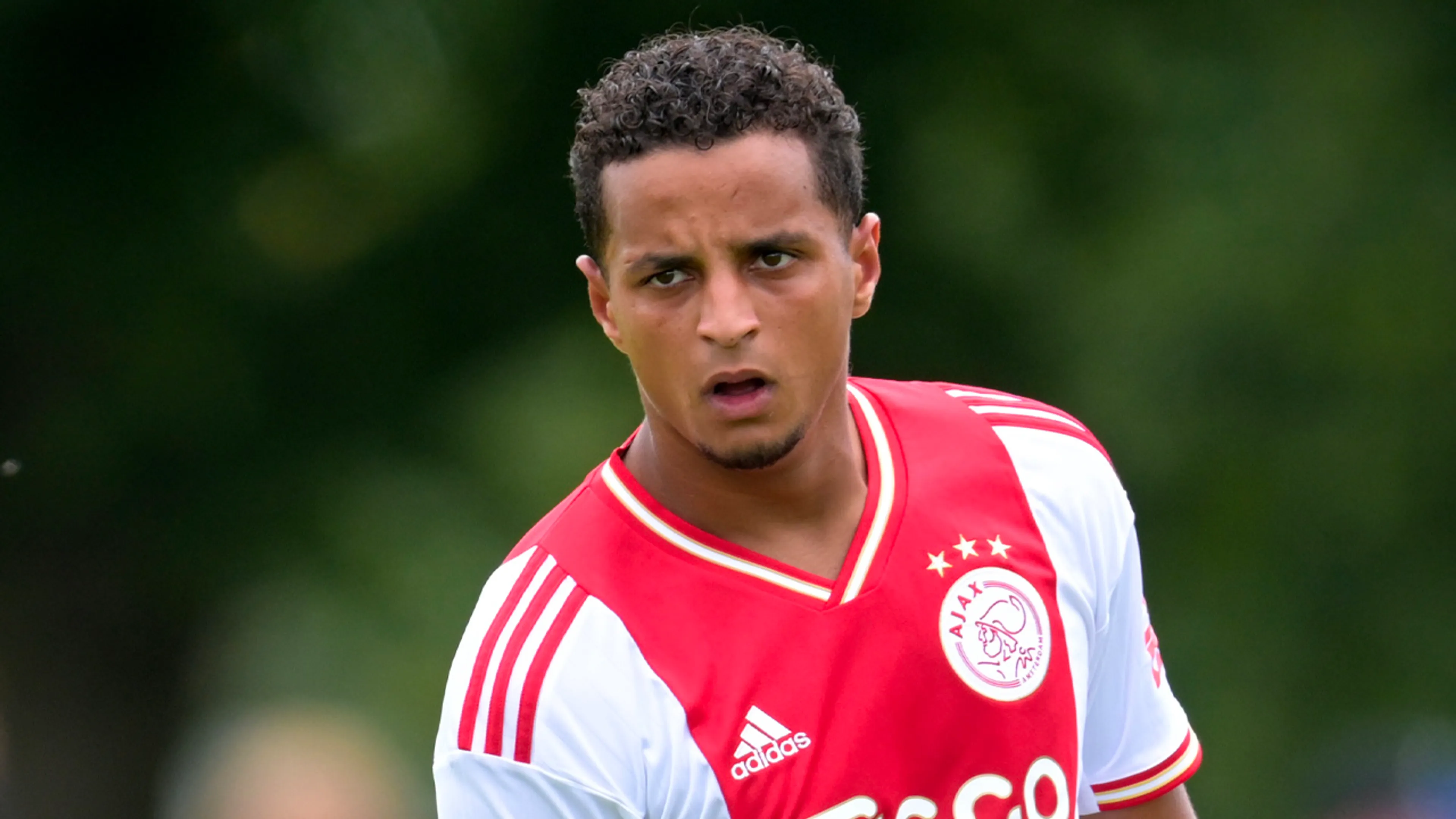 'Ihattaren moest van Ajax naar kliniek voor moeilijk opvoedbare jongvolwassen'
