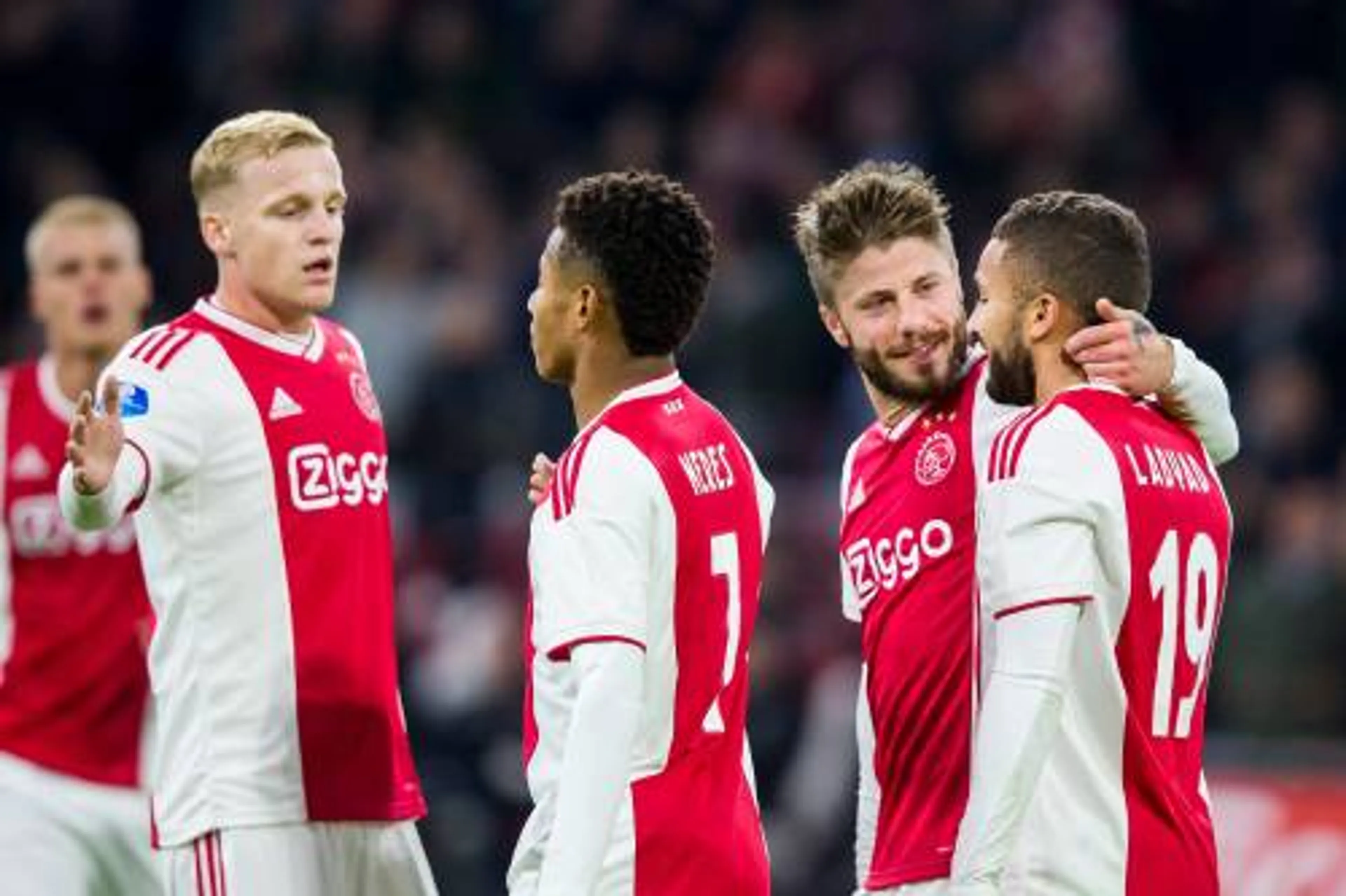 Ajax gunt Go Ahead Eagles geen kans