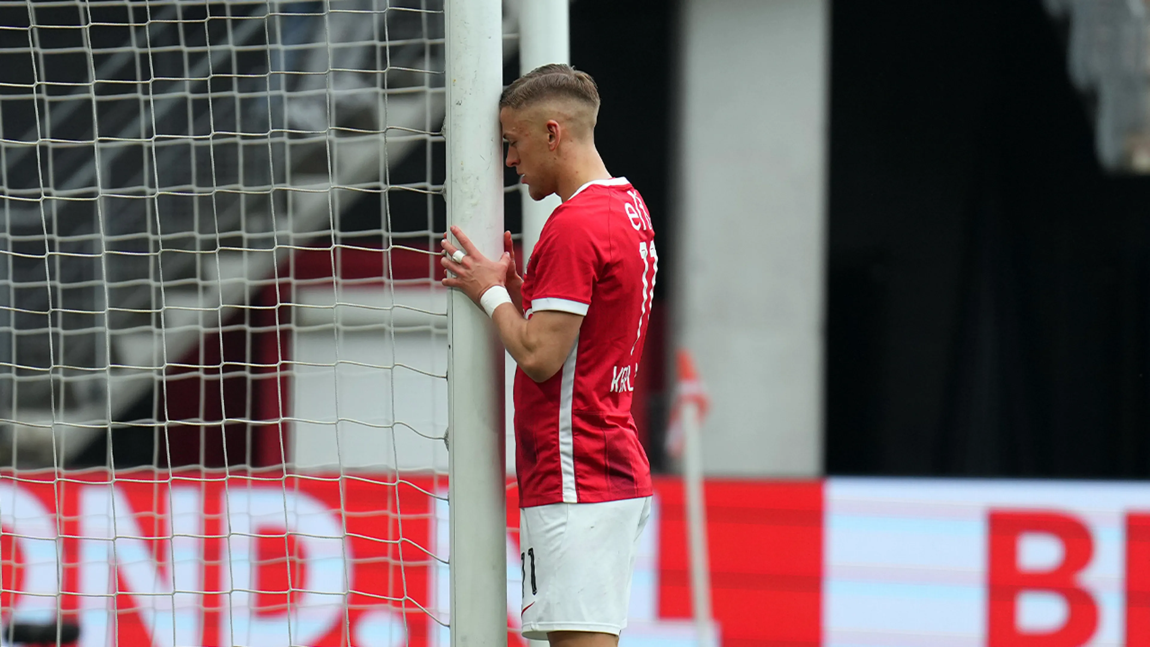 AZ verspeelt tegen Heerenveen opnieuw punten in strijd om tweede plaats