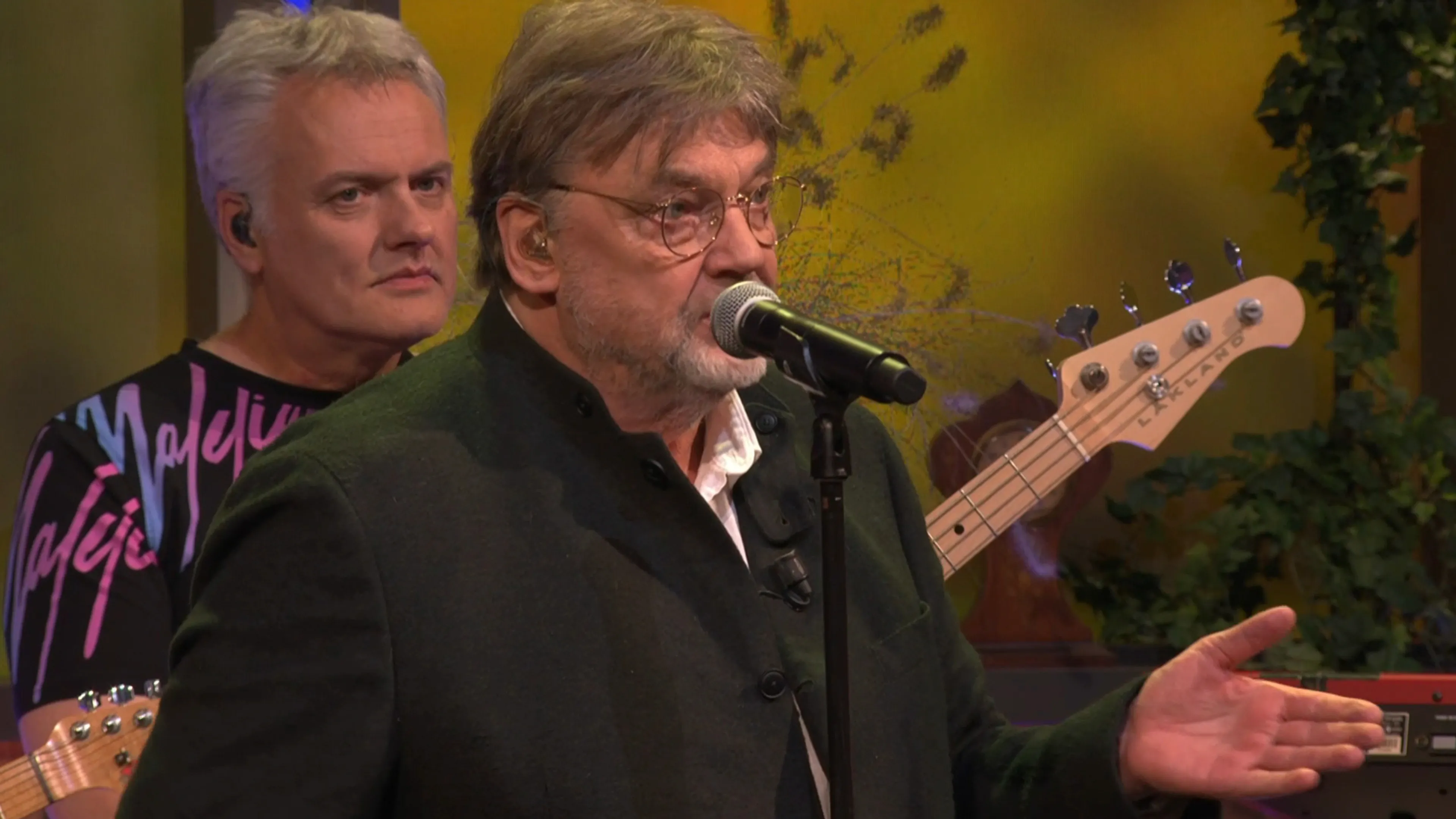 Henk Westbroek klapt uit school over Songfestival: 'Alles is corrupt!'