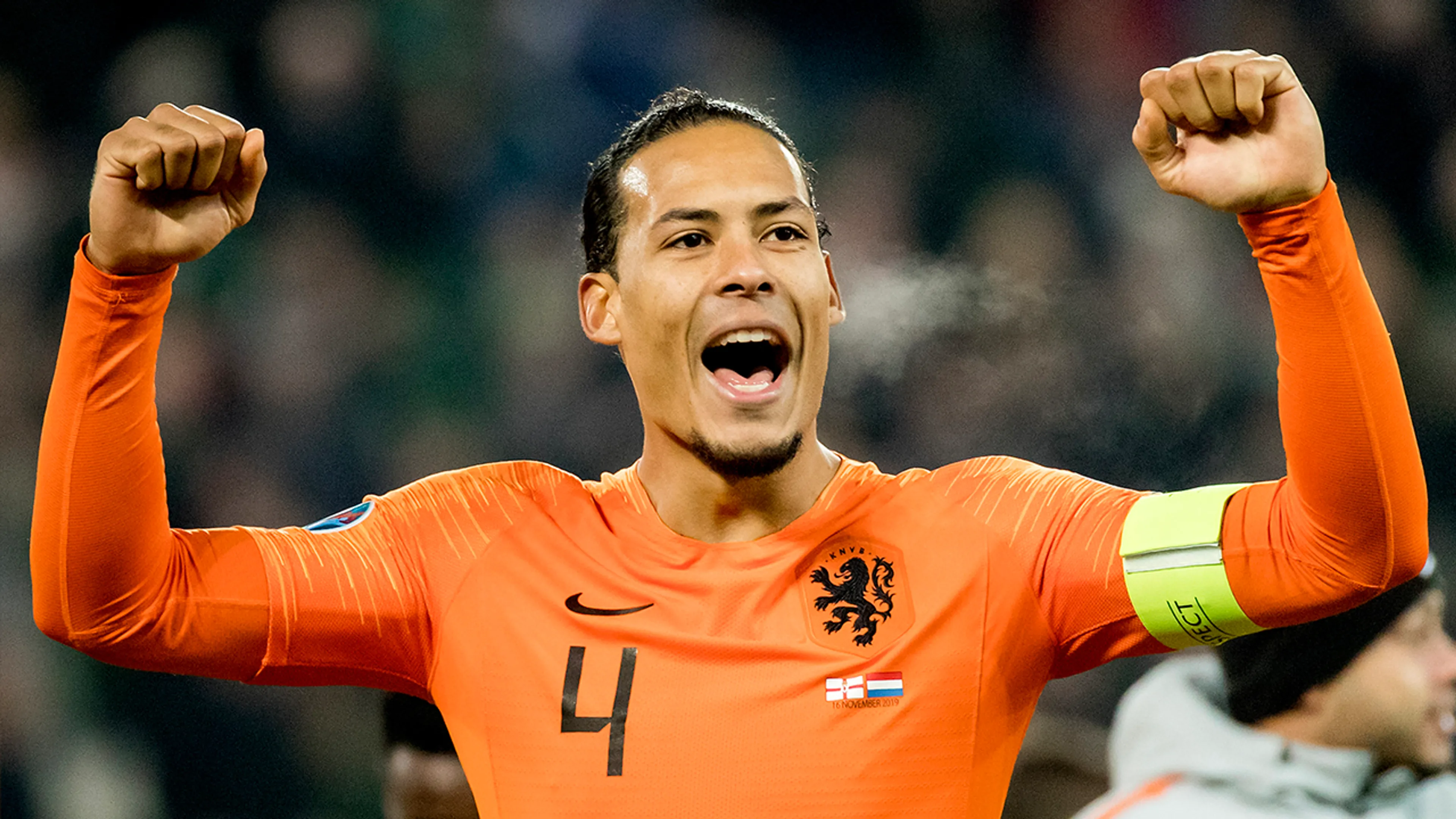 Oranje zonder Van Dijk tegen Estland