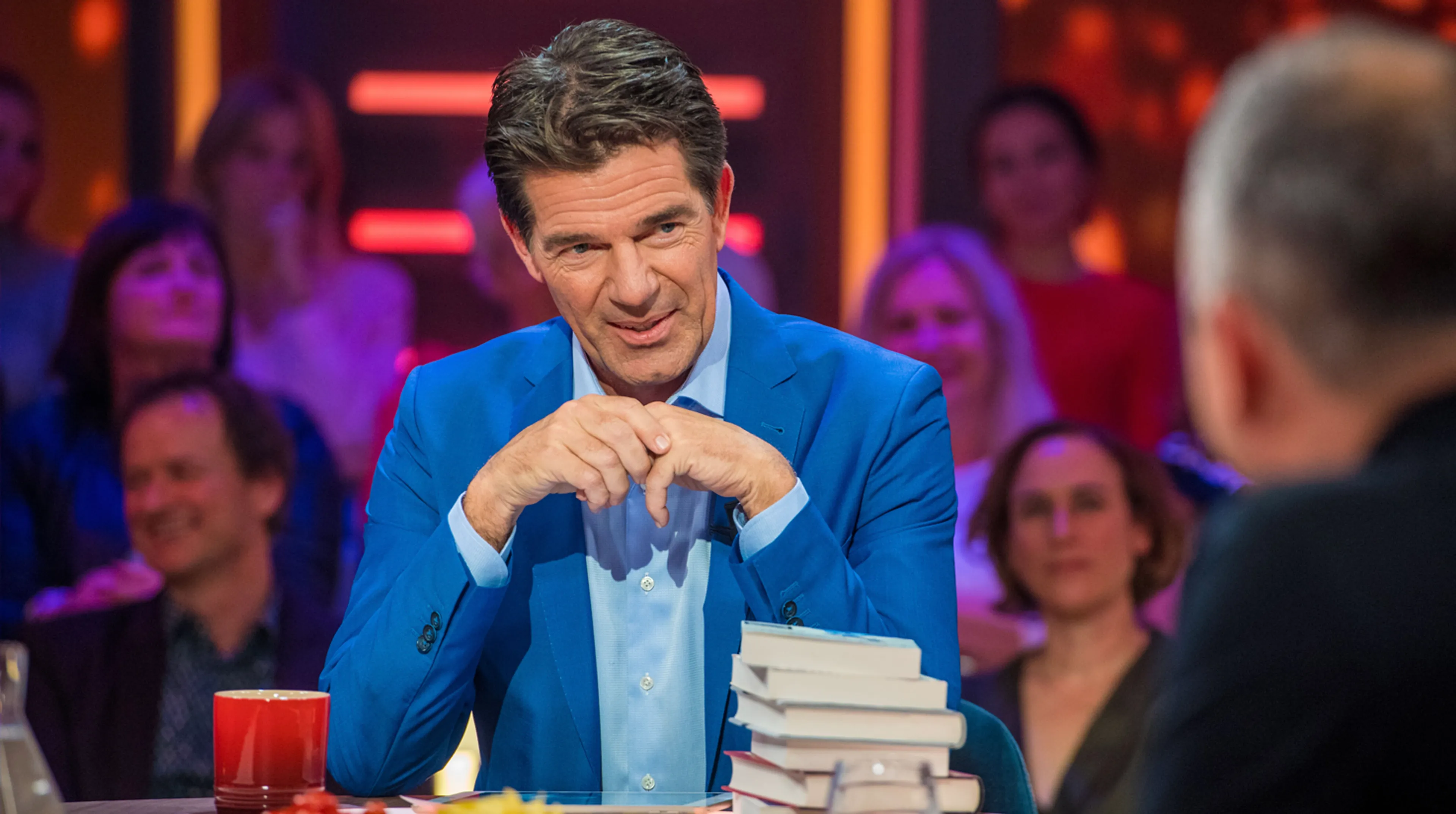 Volkskrant: Twan Huys mediapersoonlijkheid van het jaar, Johan op plek twee