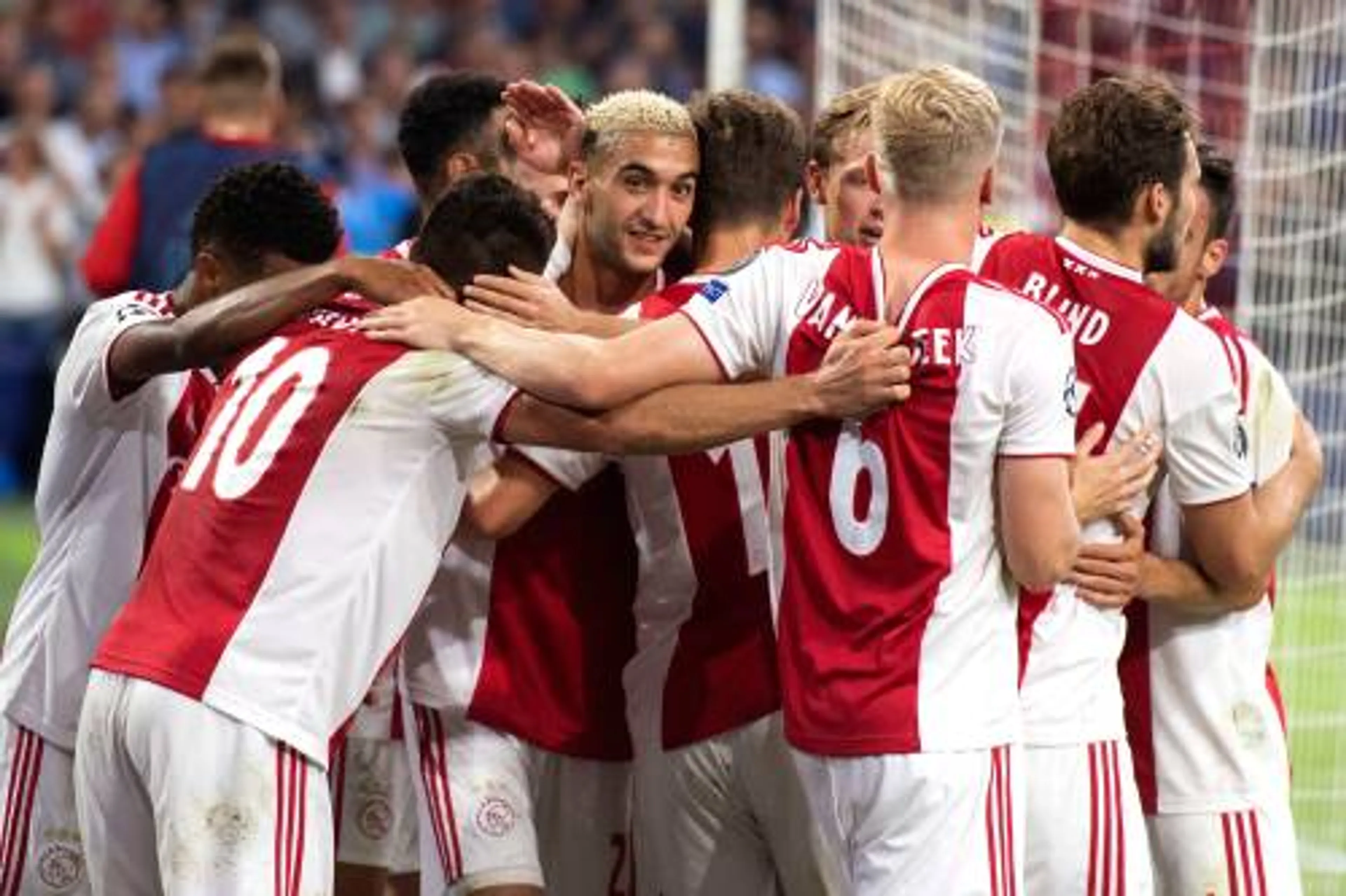 Ajax zet AEK Athene na rust opzij