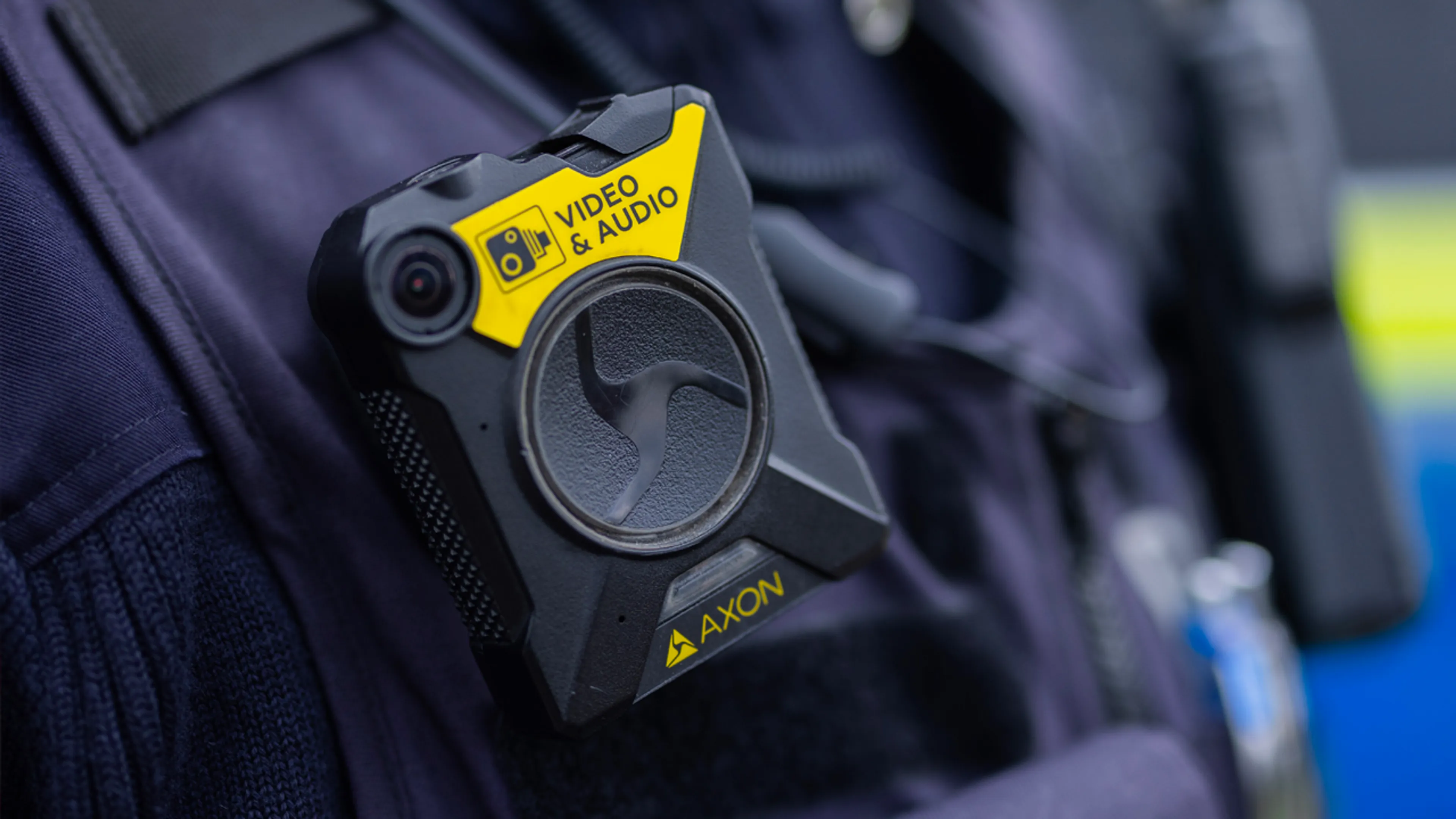 Supermarktketen Dirk gaat personeelsleden uitrusten met bodycams