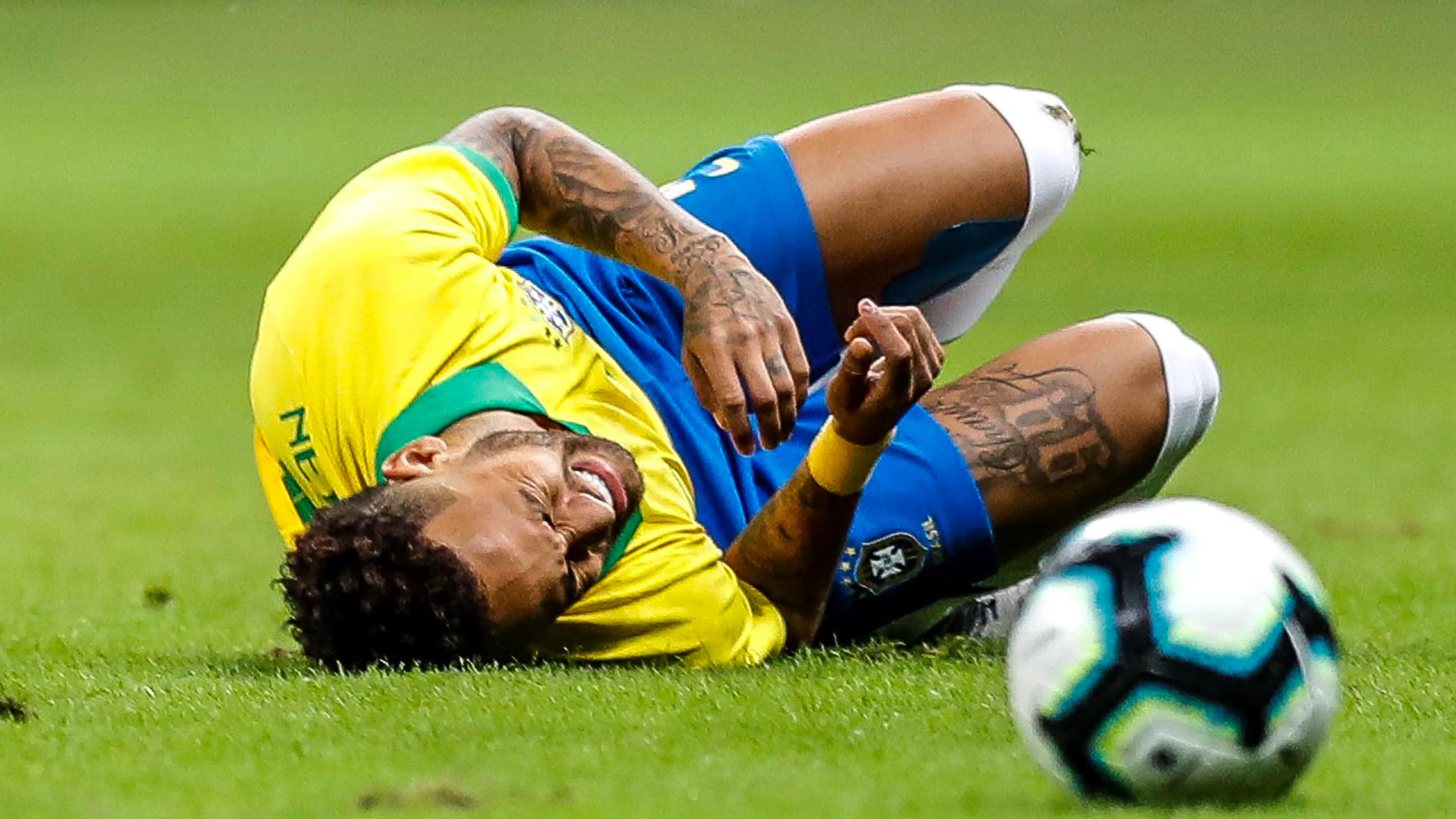 Enkelblessure Neymar valt mee