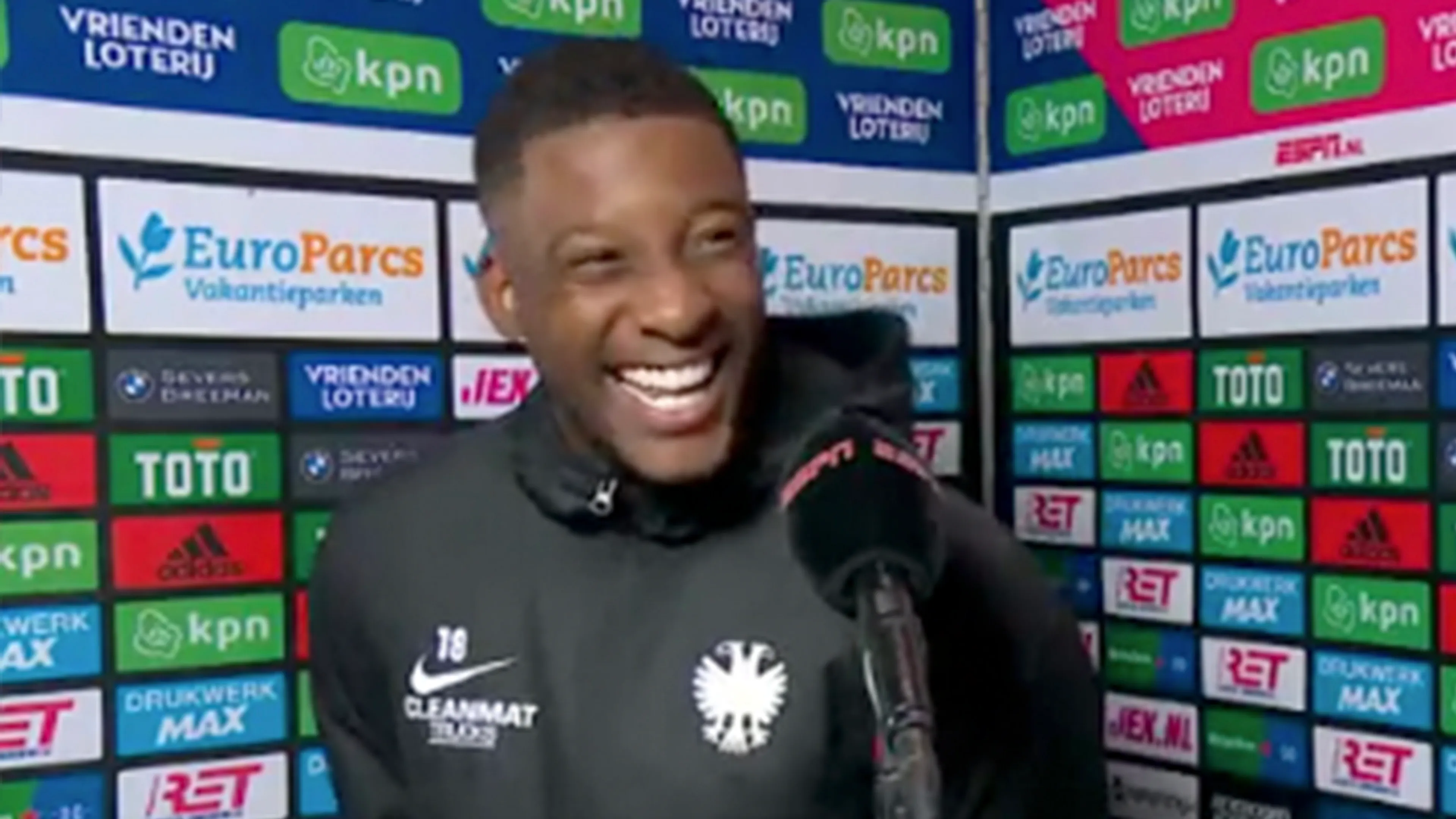 Hans Kraay jr. doet suggestie voor Bazoer: 'En dan je zakken vullen?'
