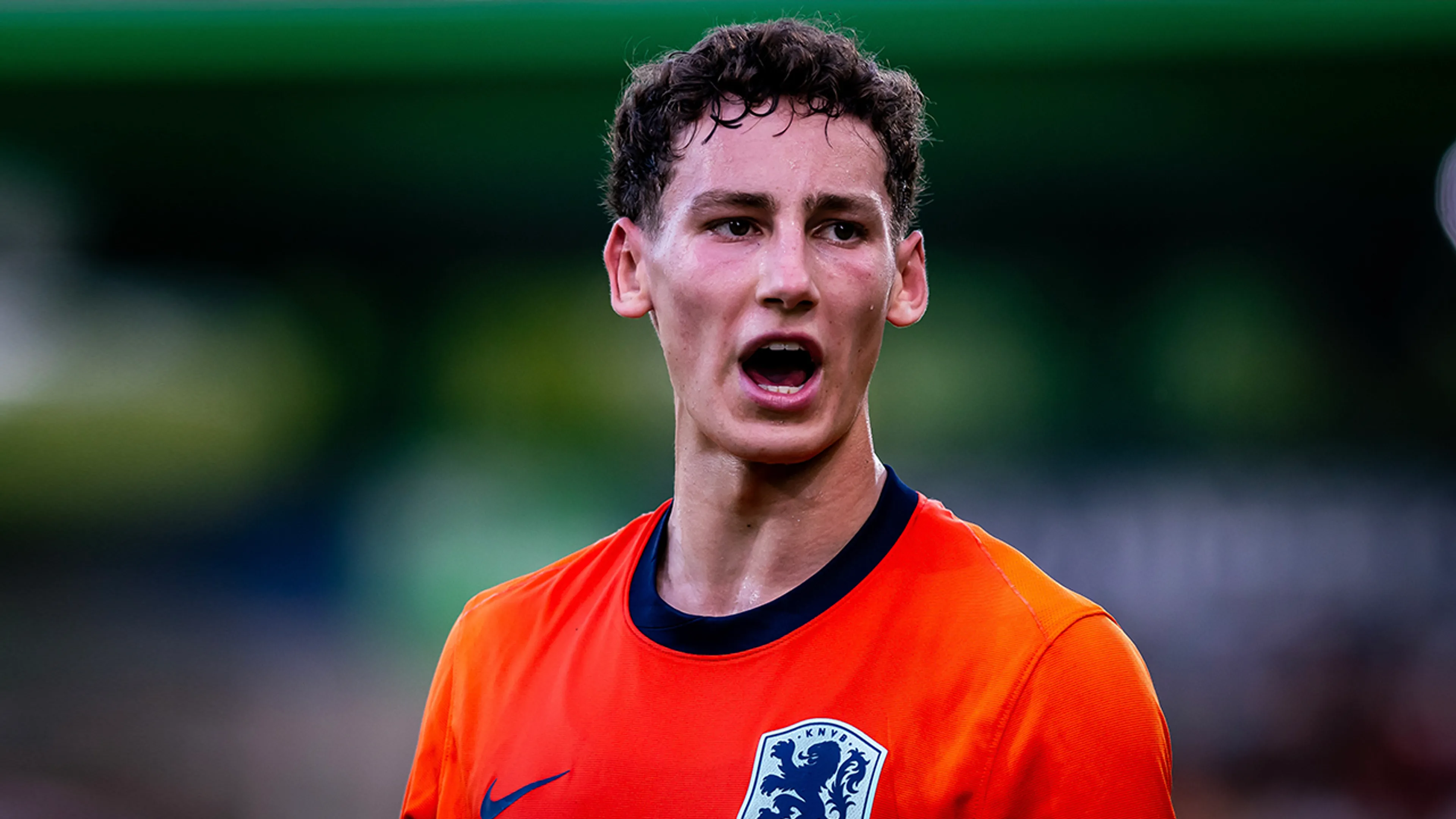 'Ruben van Bommel speelt zich in de kijker: AZ ontvangt bod van 15 miljoen euro'