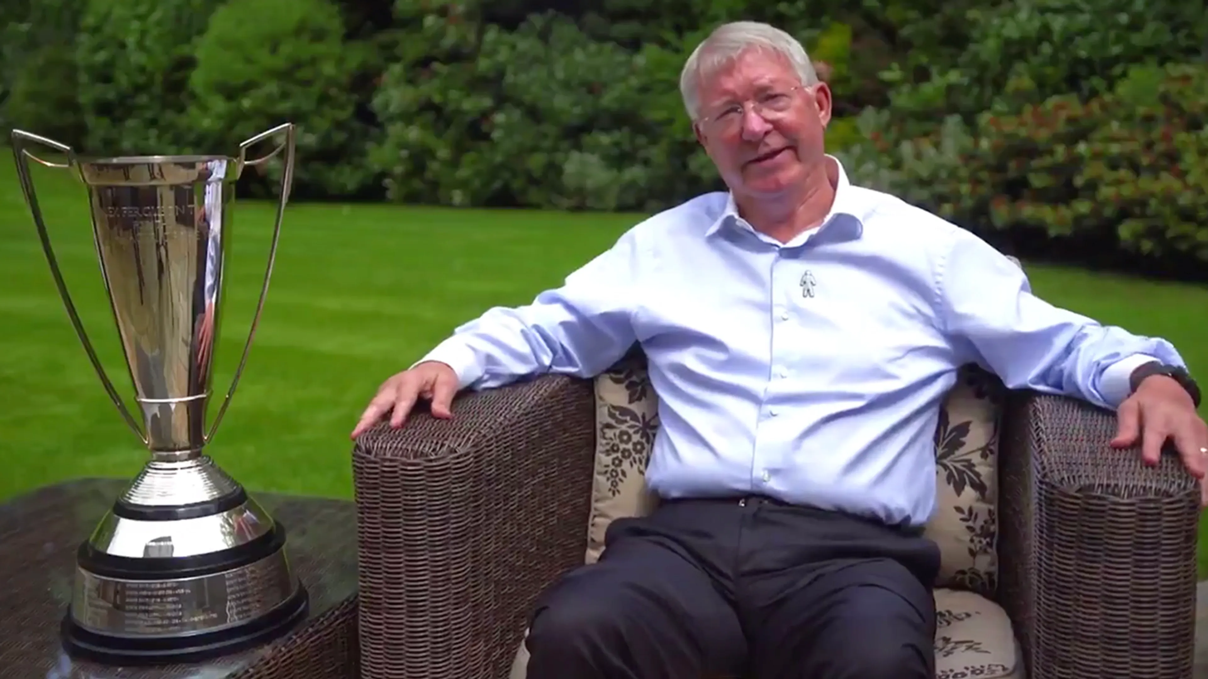 HAHA! Jürgen Klopp belde Sir Alex Ferguson midden in de nacht: 'We zijn kampioen!'