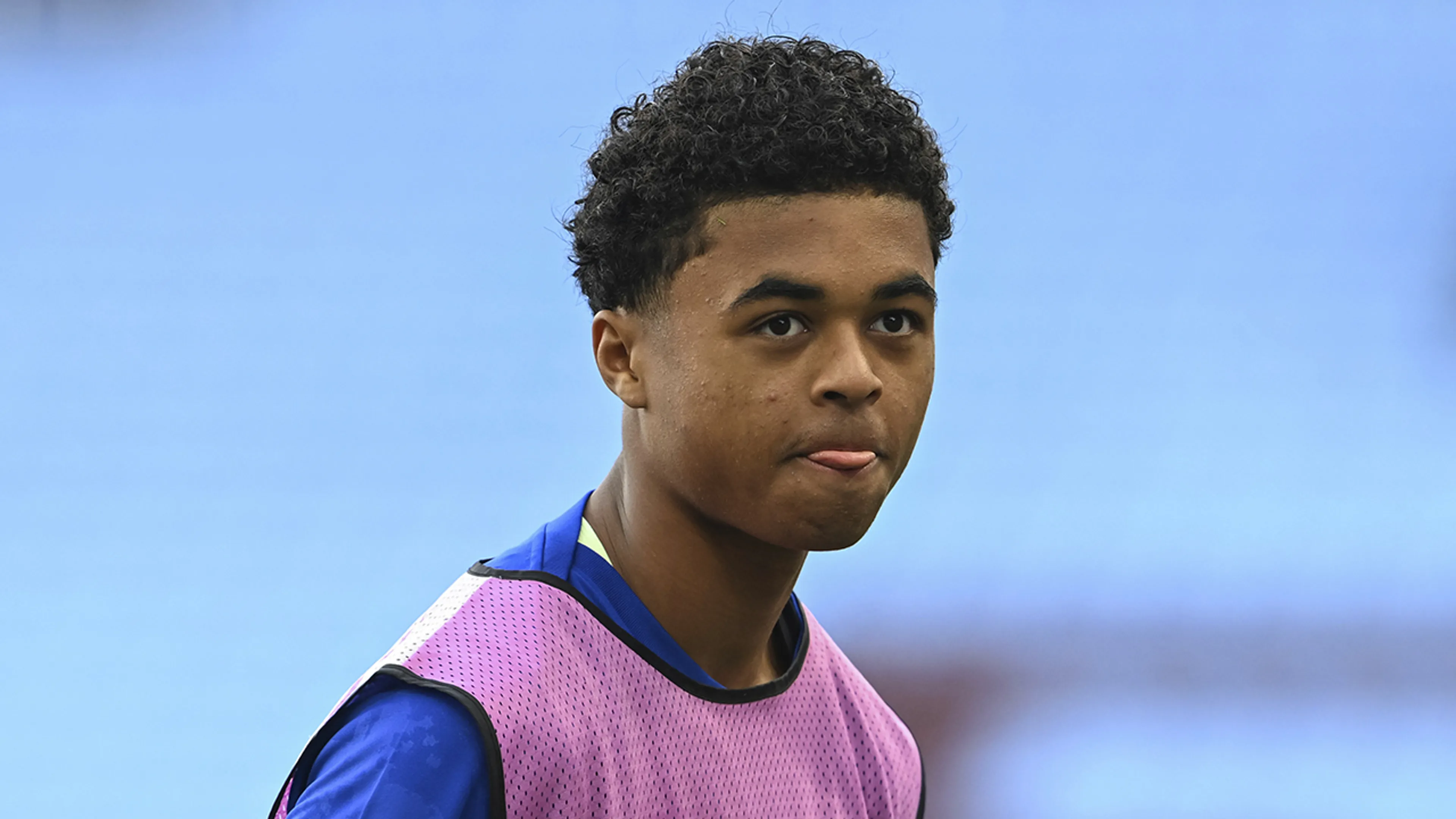 Shane Kluivert treedt in voetsporen van vader Patrick: talent (18) sluit aan bij hoofdmacht Barça 