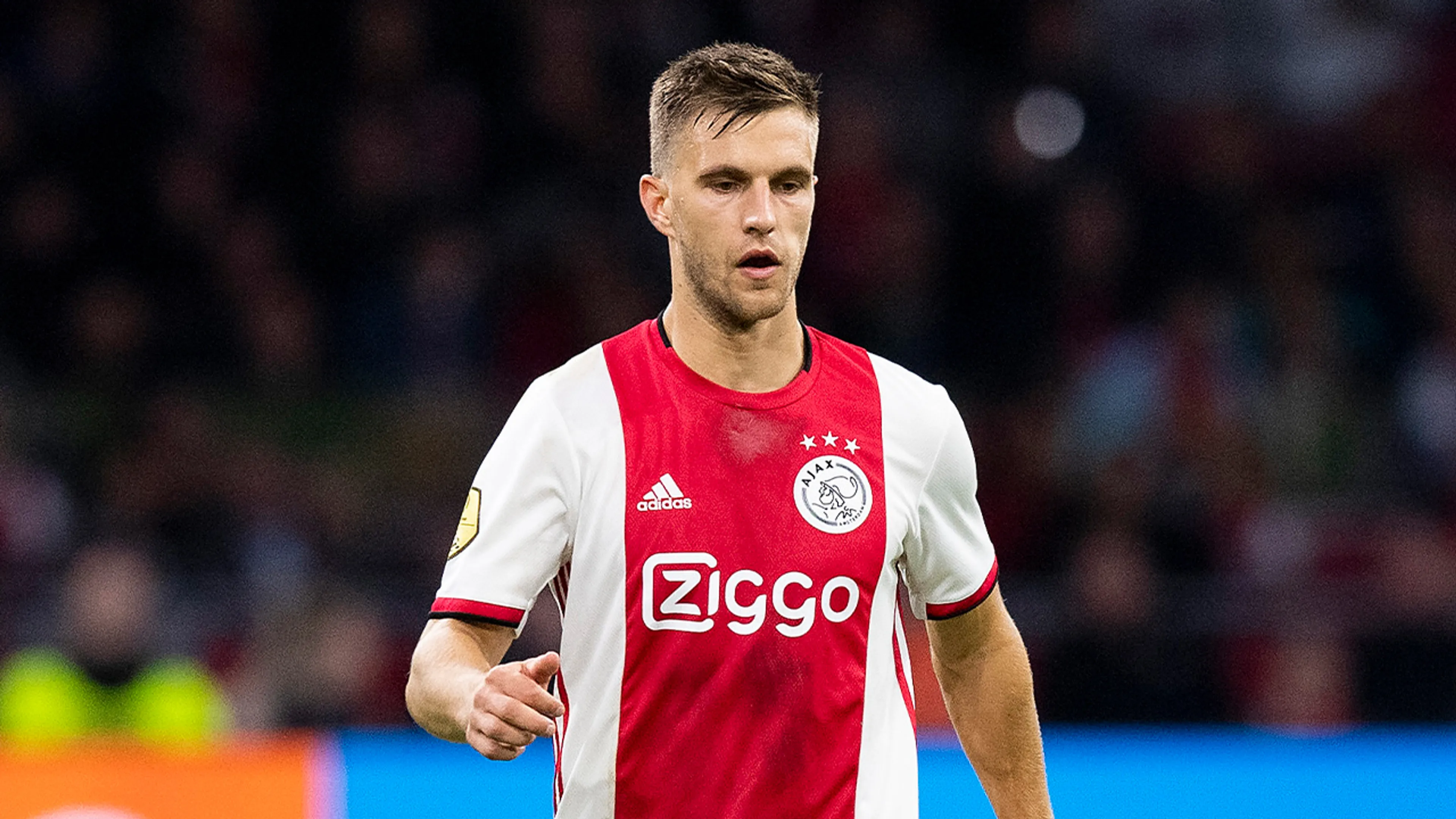 Ajax mist Veltman, Mazraoui wel beschikbaar