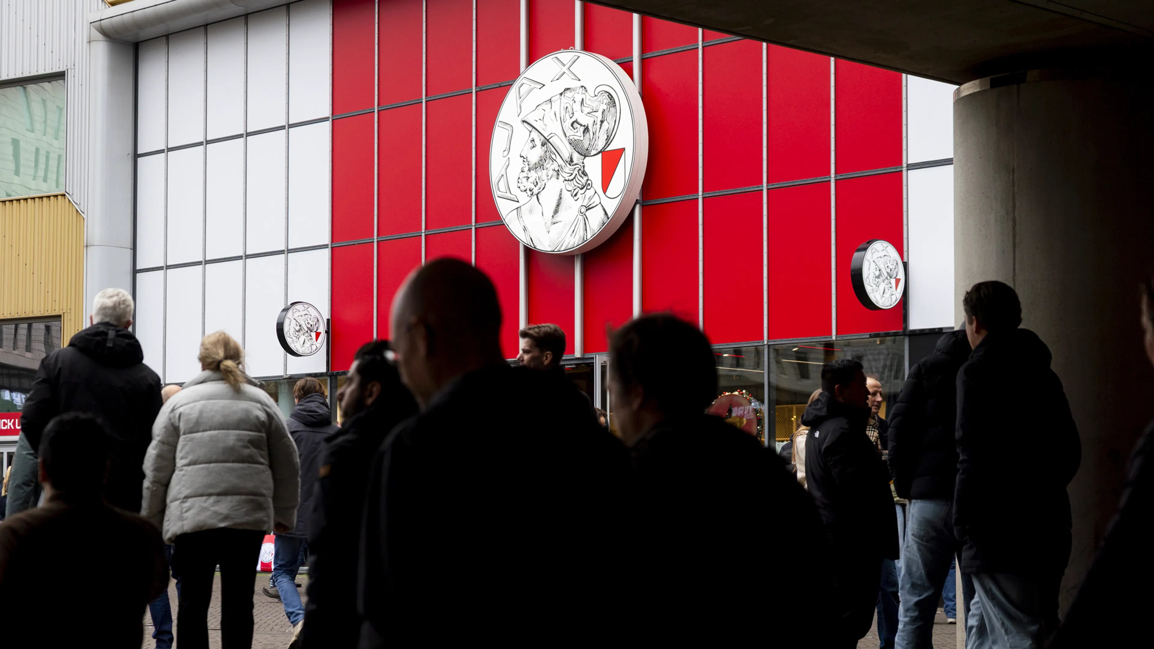 Hack bij Ajax maakt opheffen stadionverbod en stelen van seizoenskaart mogelijk