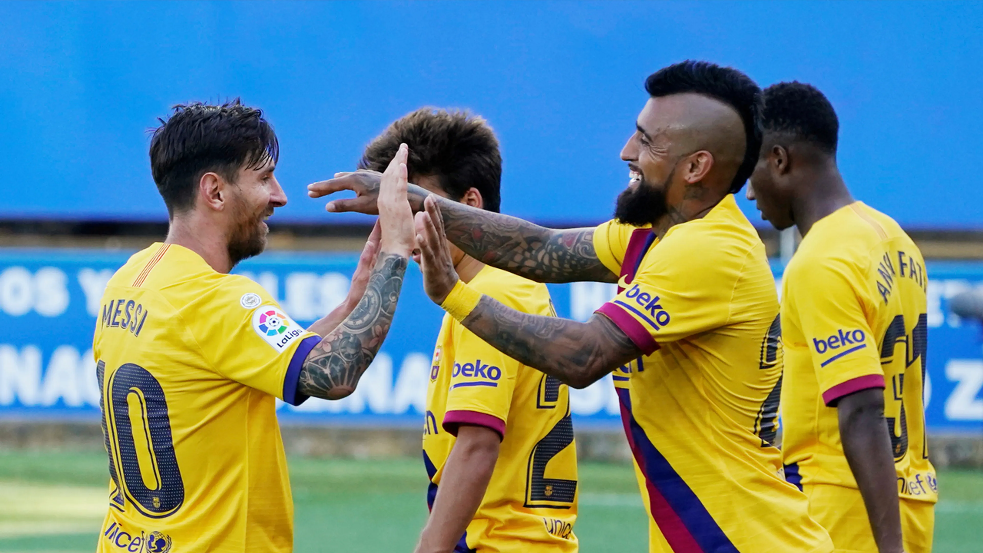Messi bijna zeker van topscorerstitel na ruime zege Barça