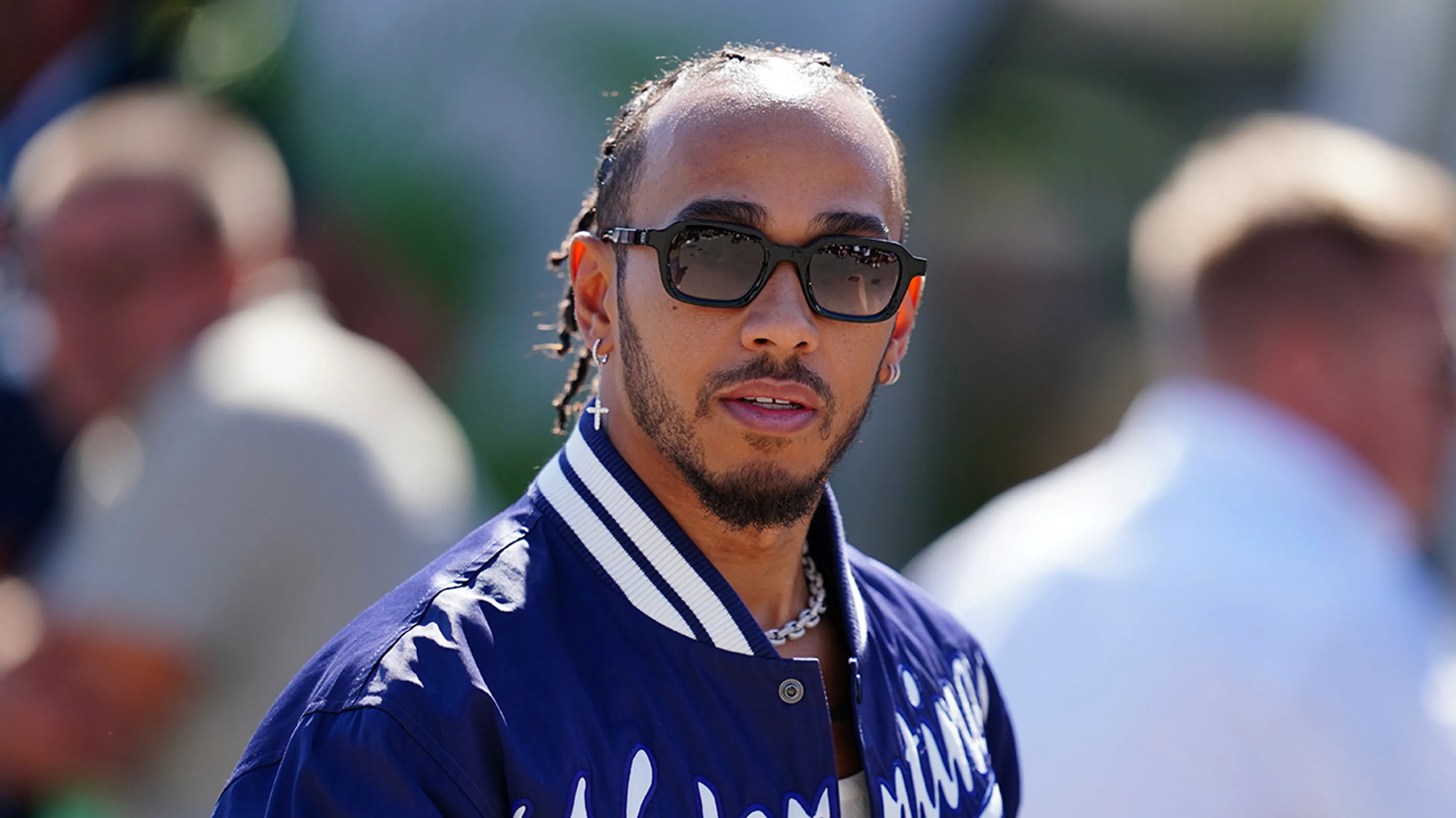 Hamilton legt lat hoog voor nieuw F1-seizoen: 'Doel is wereldkampioen worden'