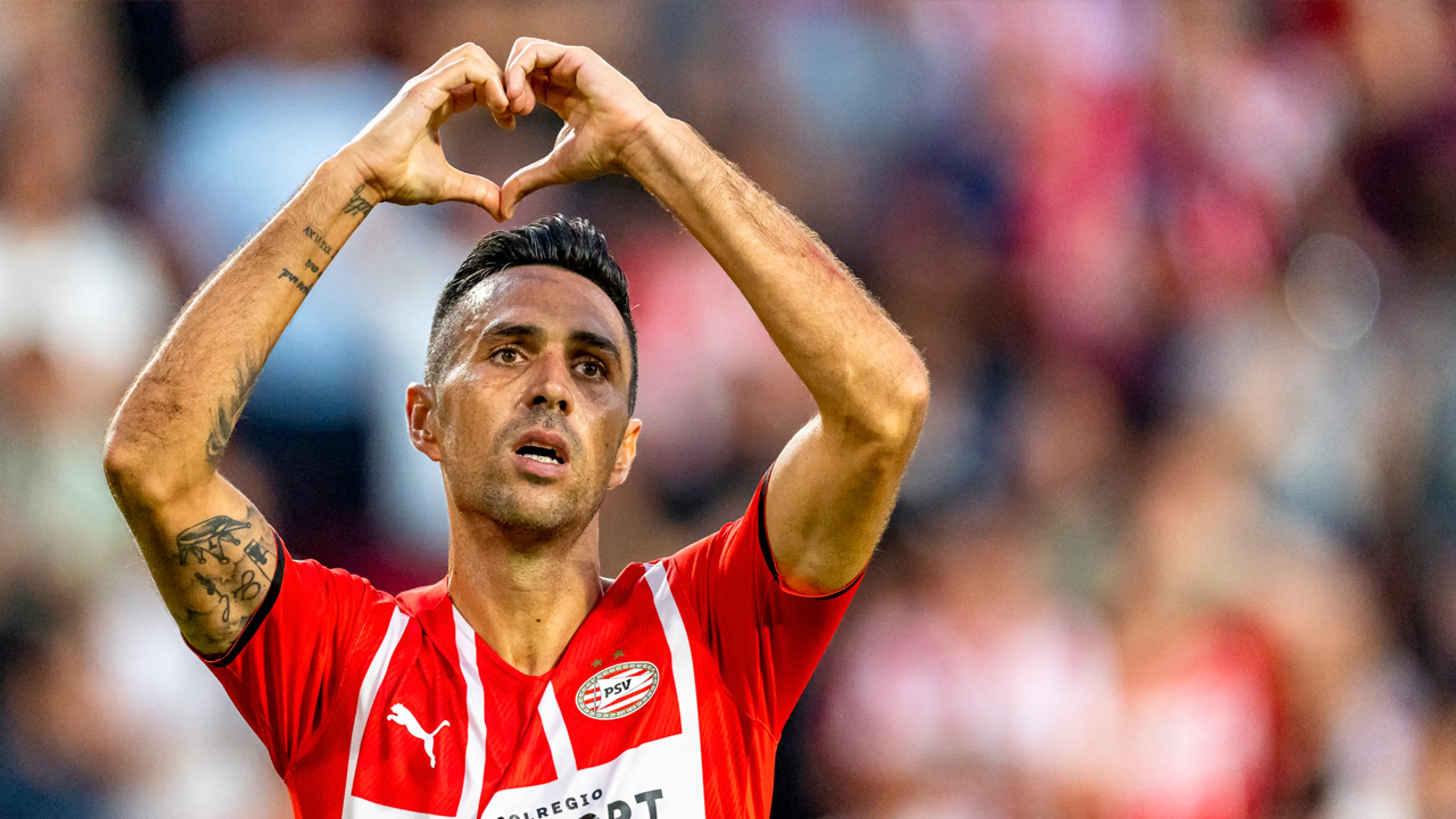 Zahavi leidt PSV met drie treffers in CL langs Galatasaray