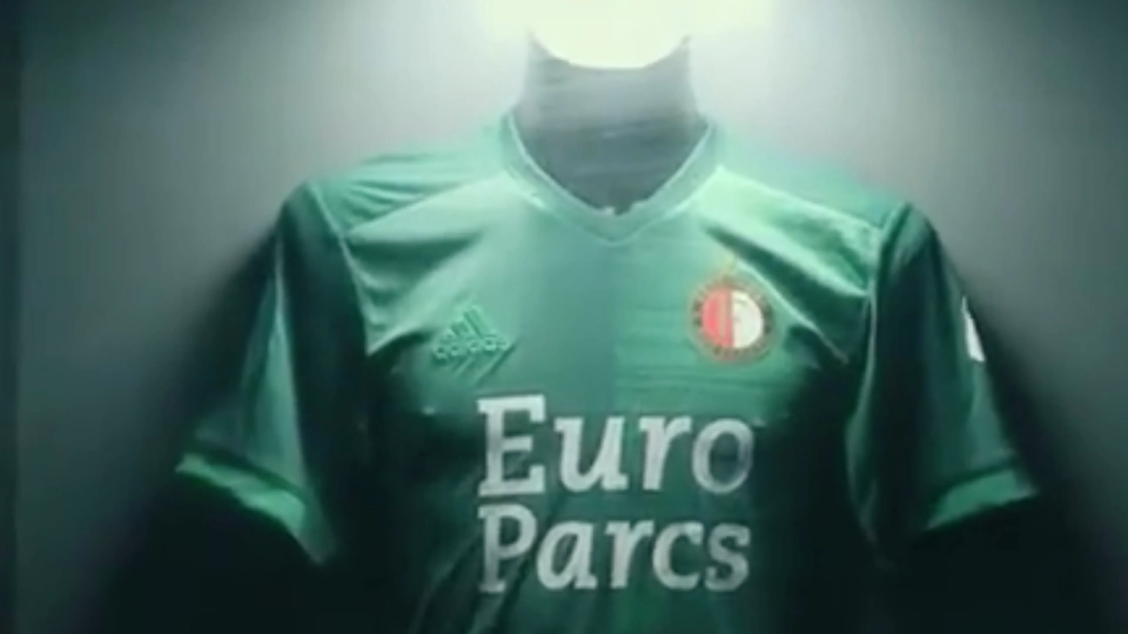 Feyenoord geeft supporters die afzien van tegemoetkoming uniek uitshirt cadeau