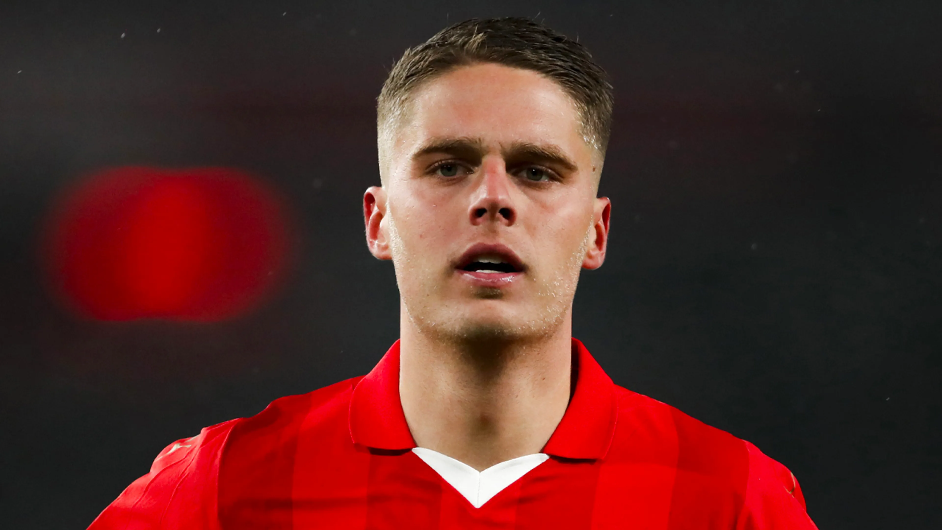 PSV sloeg biedingen uit Rusland en Saudi-Arabië op Veerman af