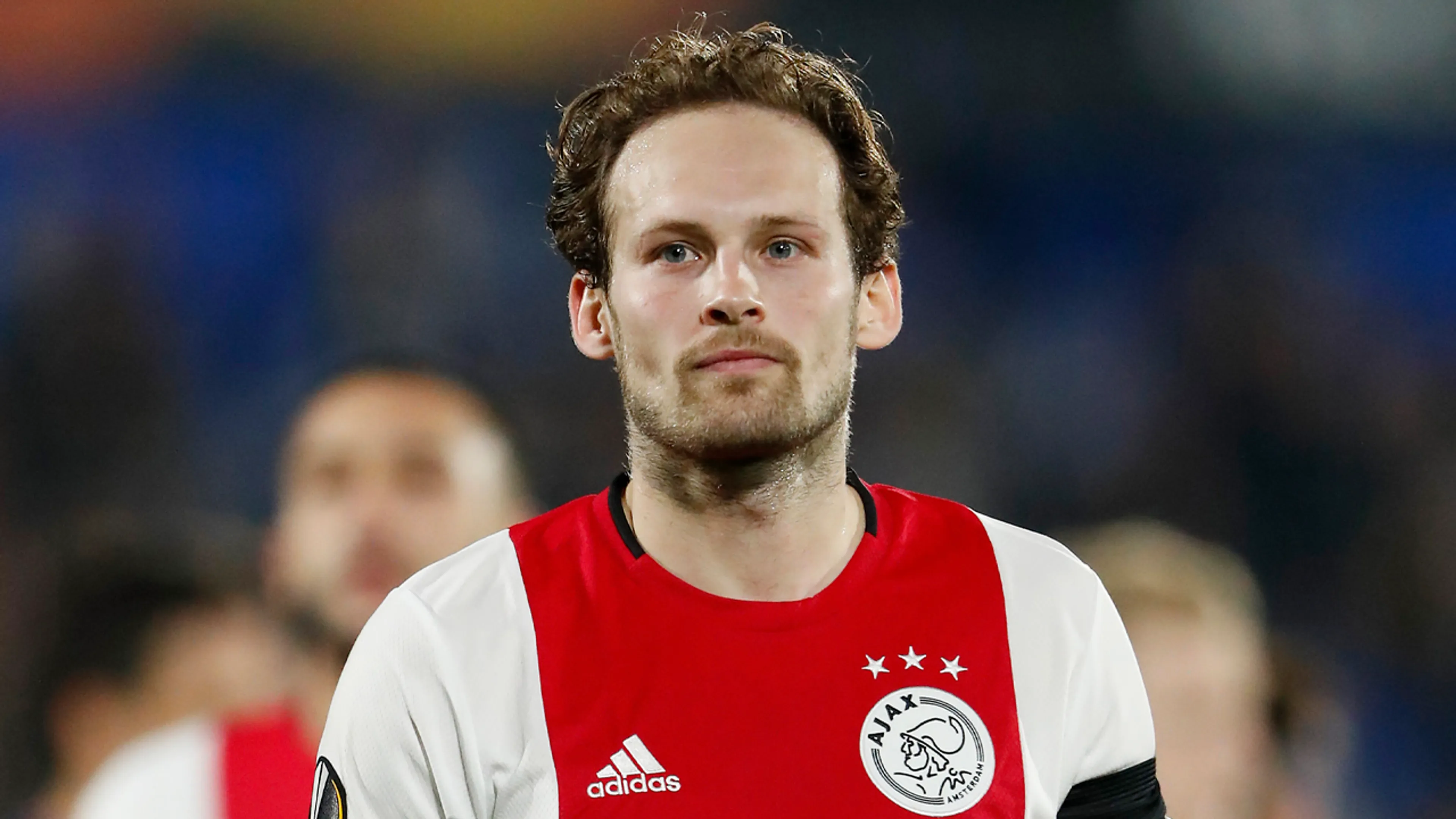 Spelers Ajax leveren gedeelte salaris in om club te steunen