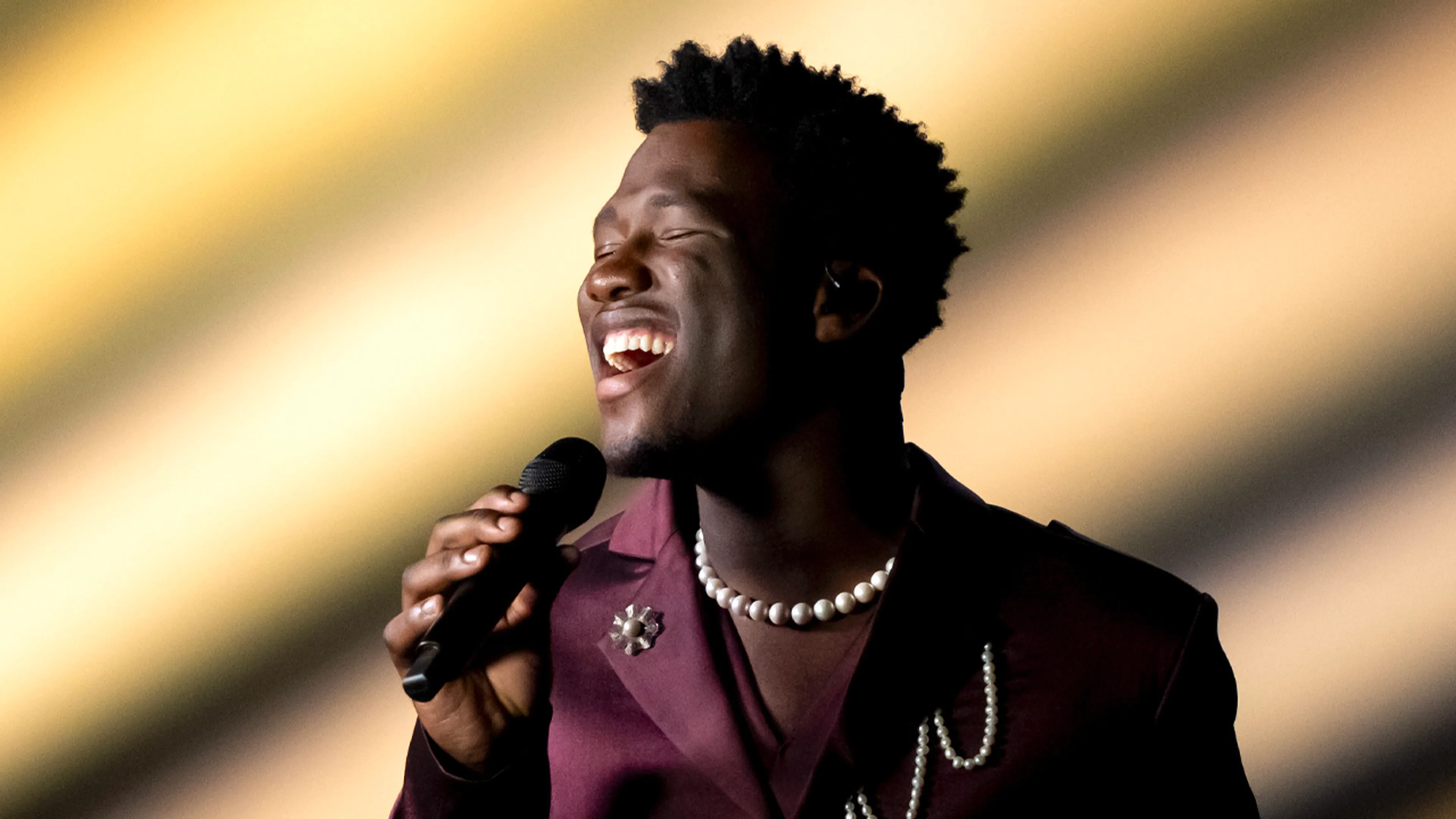 Kijk hier het optreden van Claude in de halve finale van het Songfestival terug!