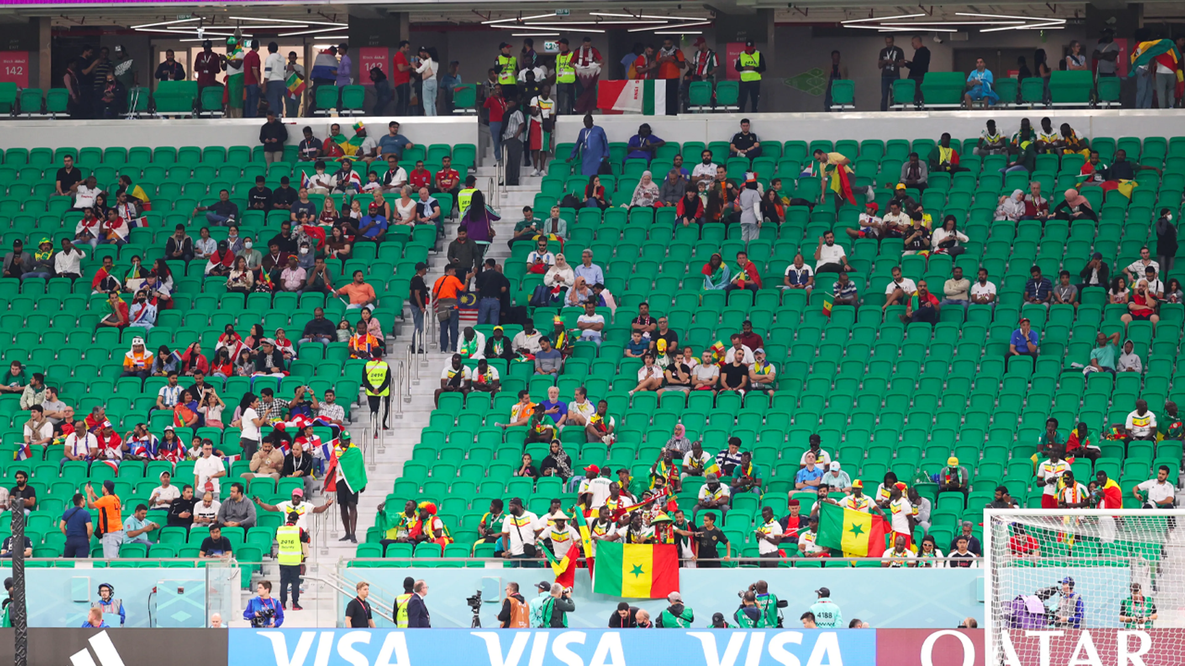 Grote blunder WK-organisatie: fans konden zonder kaartje naar Senegal - Nederland