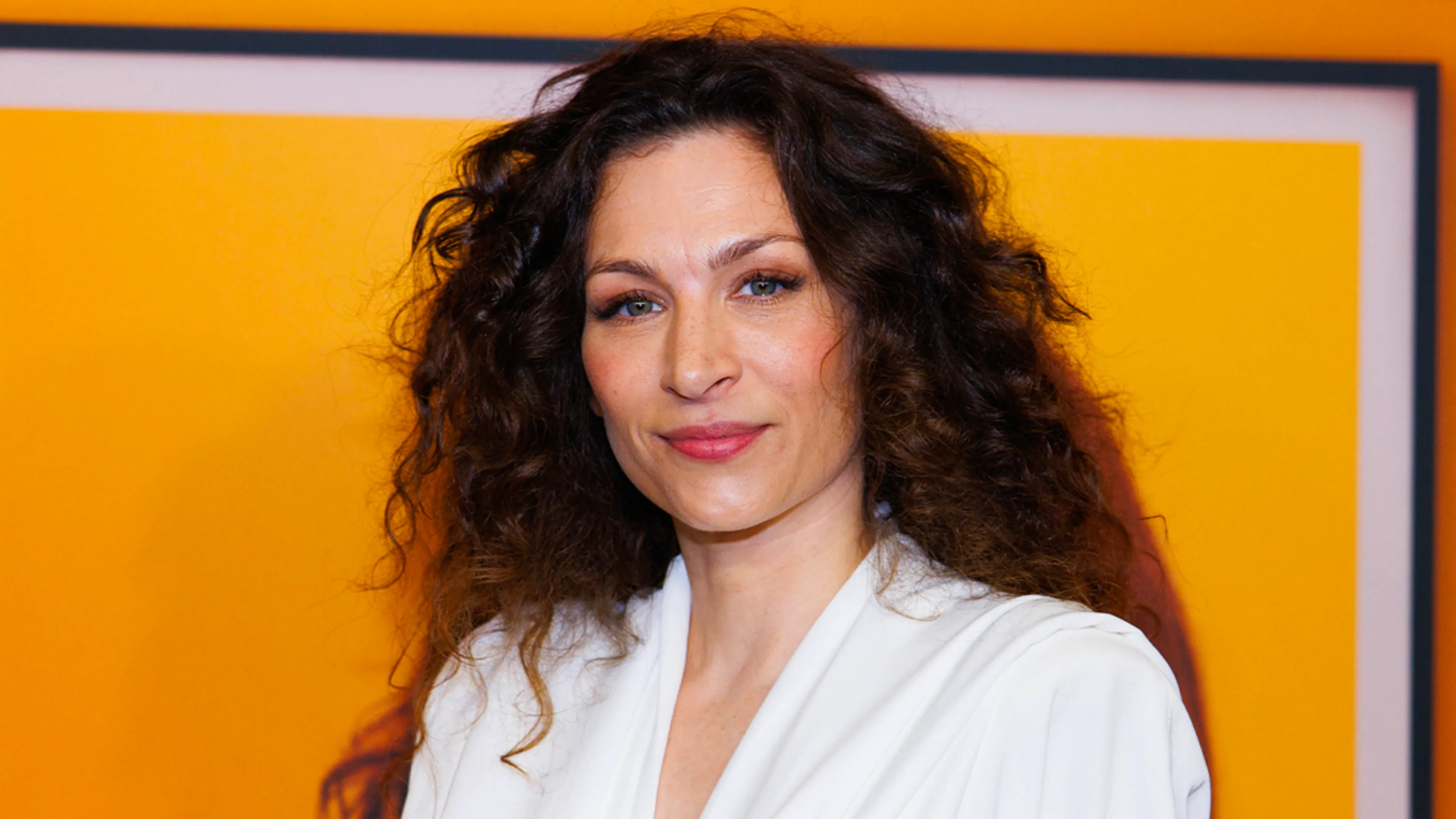 'Schrijnende foto's' van 'dakloze' actrice Eva van de Wijdeven gepubliceerd
