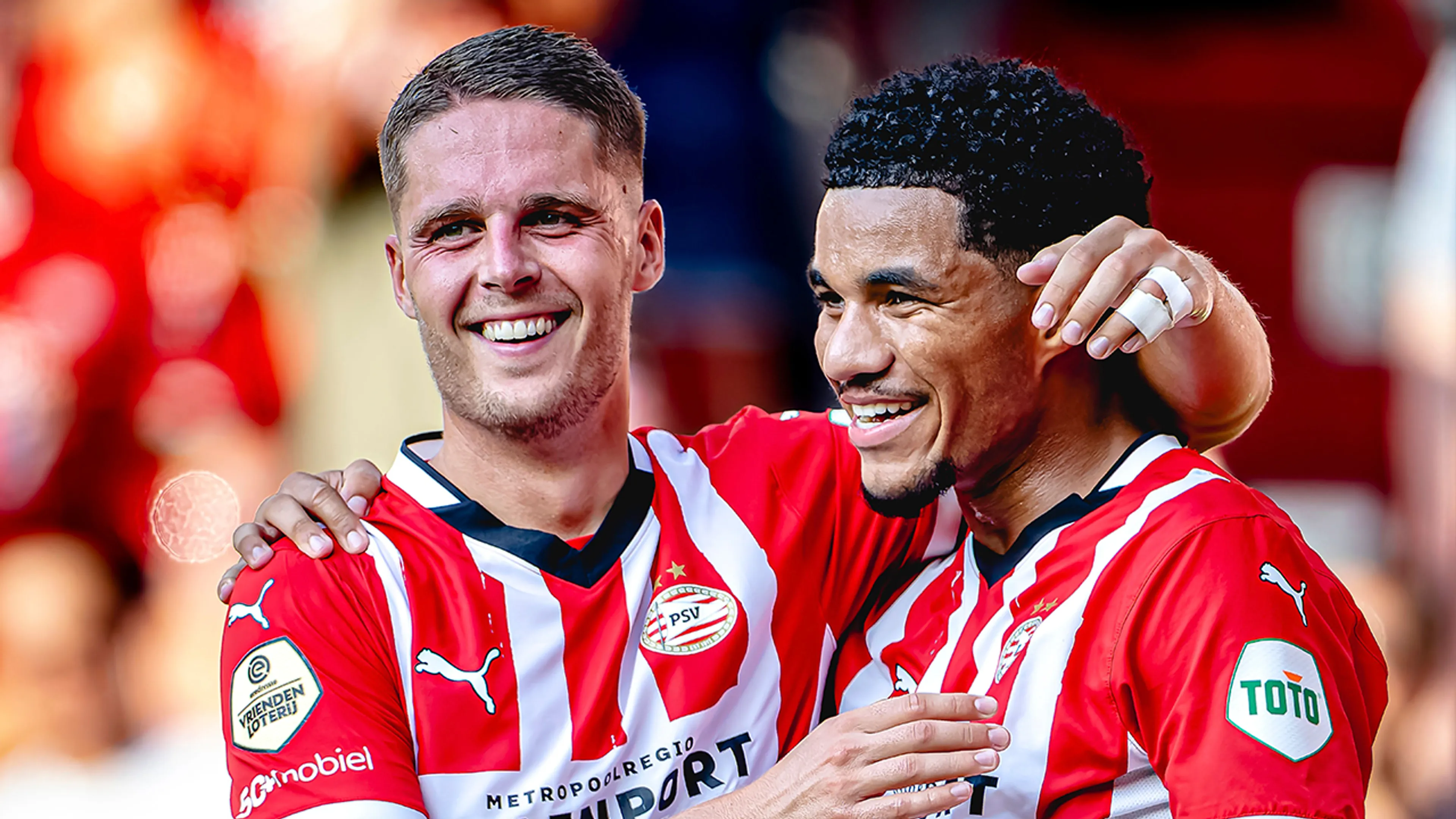 Joey Veerman tekent nieuw meerjarig contract bij PSV: 'Een mooie dag voor alle betrokken partijen'