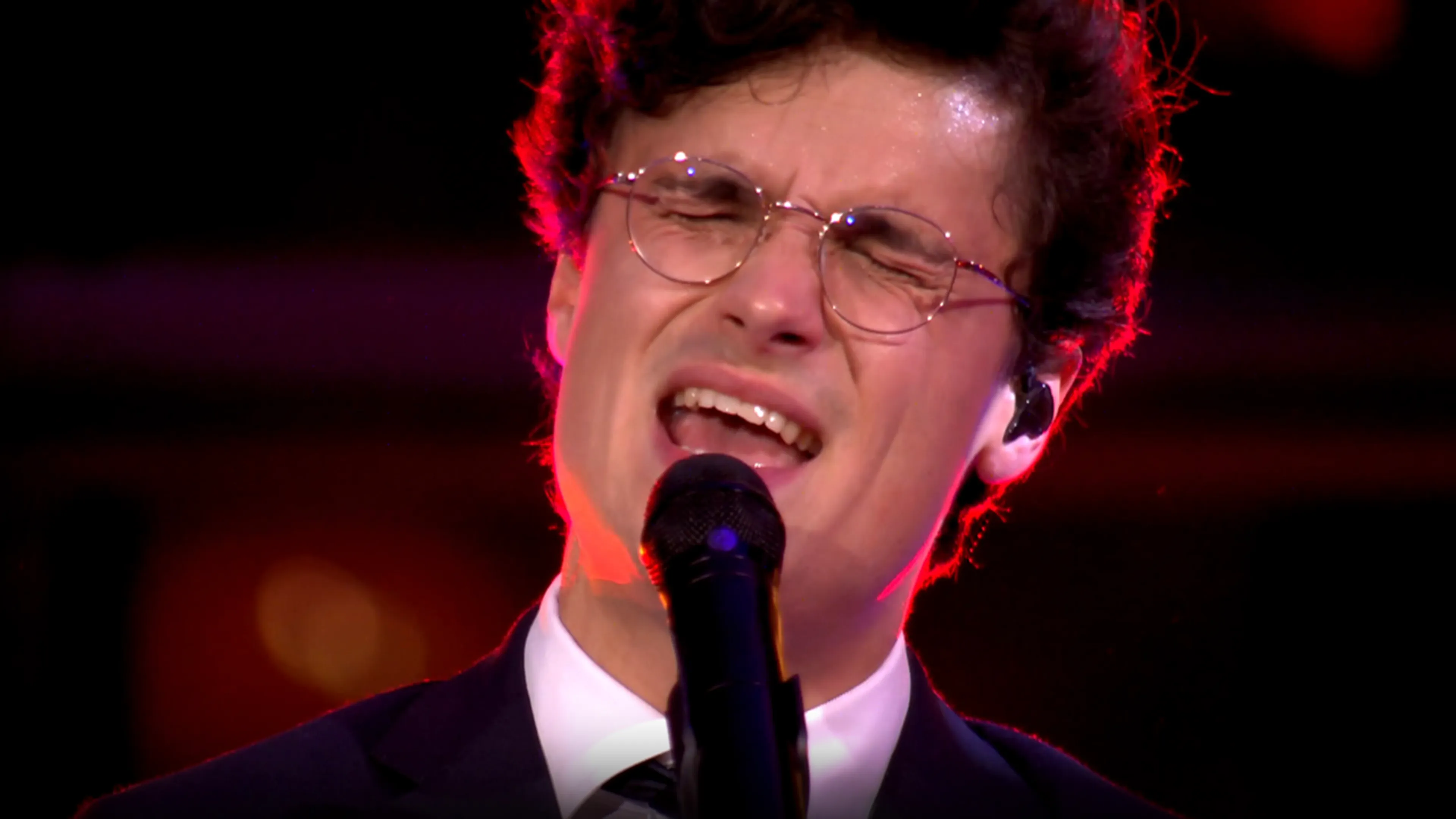 Prachtig! Dennis van Aarssen maakt indruk met ‘Golden Days’ en ‘Scenes From A Rooftop’