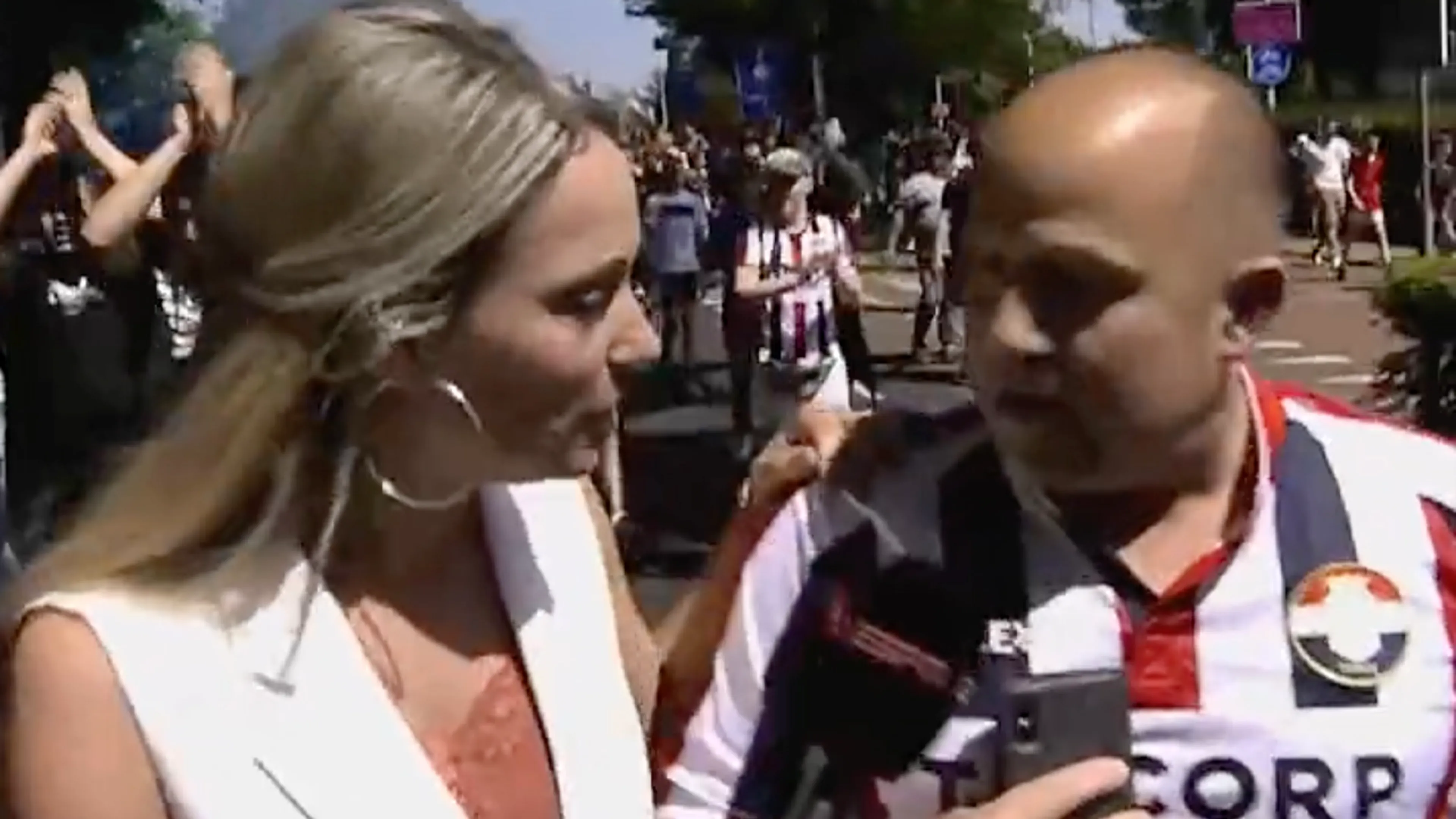 Willem II-fan blikt met Hélène vooruit op cruciaal duel: 'En anders spelen we tegen NAC volgend jaar'