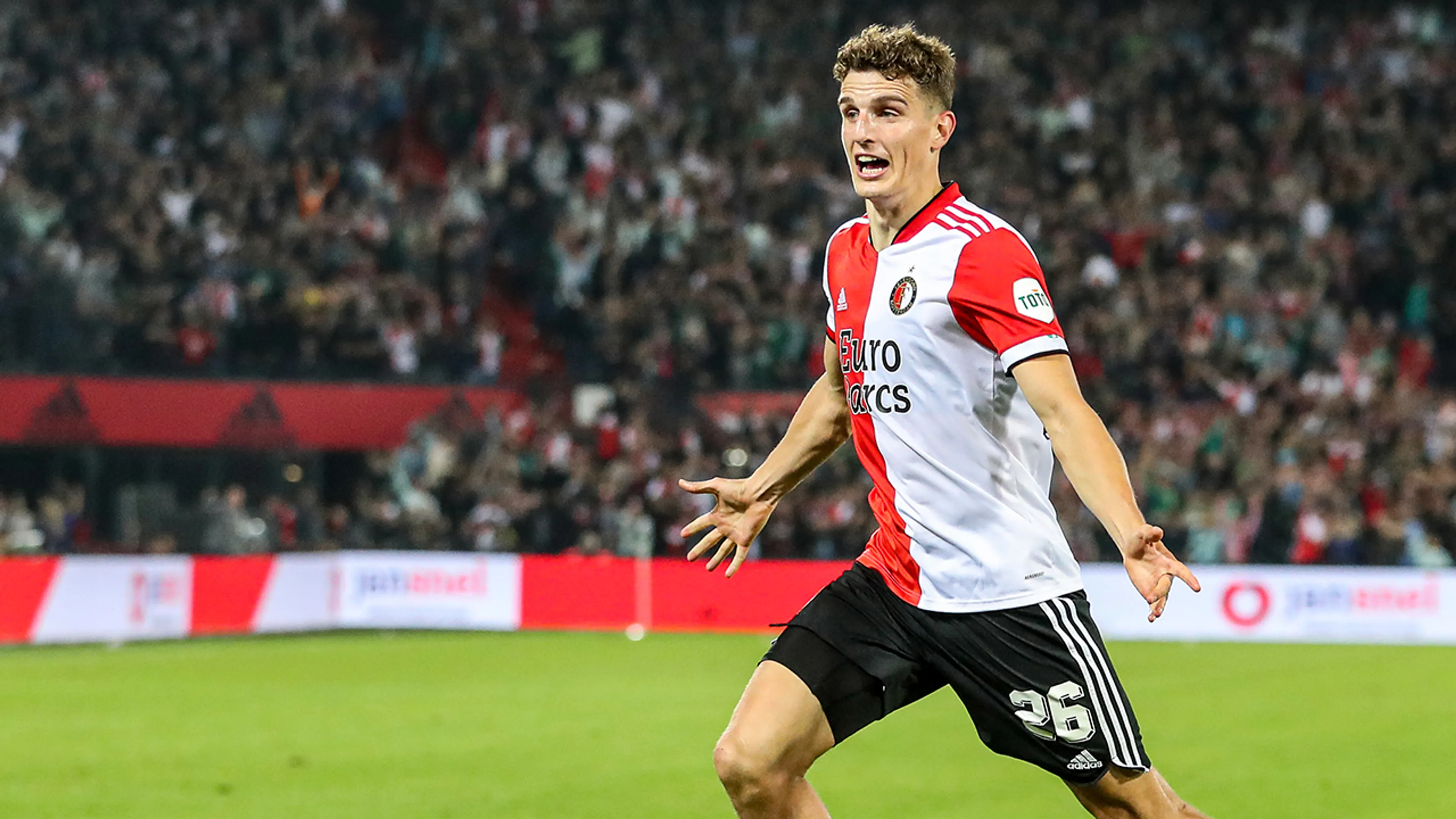 VIDEOGOAL: Til zorgt met de 4-3 voor enorme ontlading in De Kuip