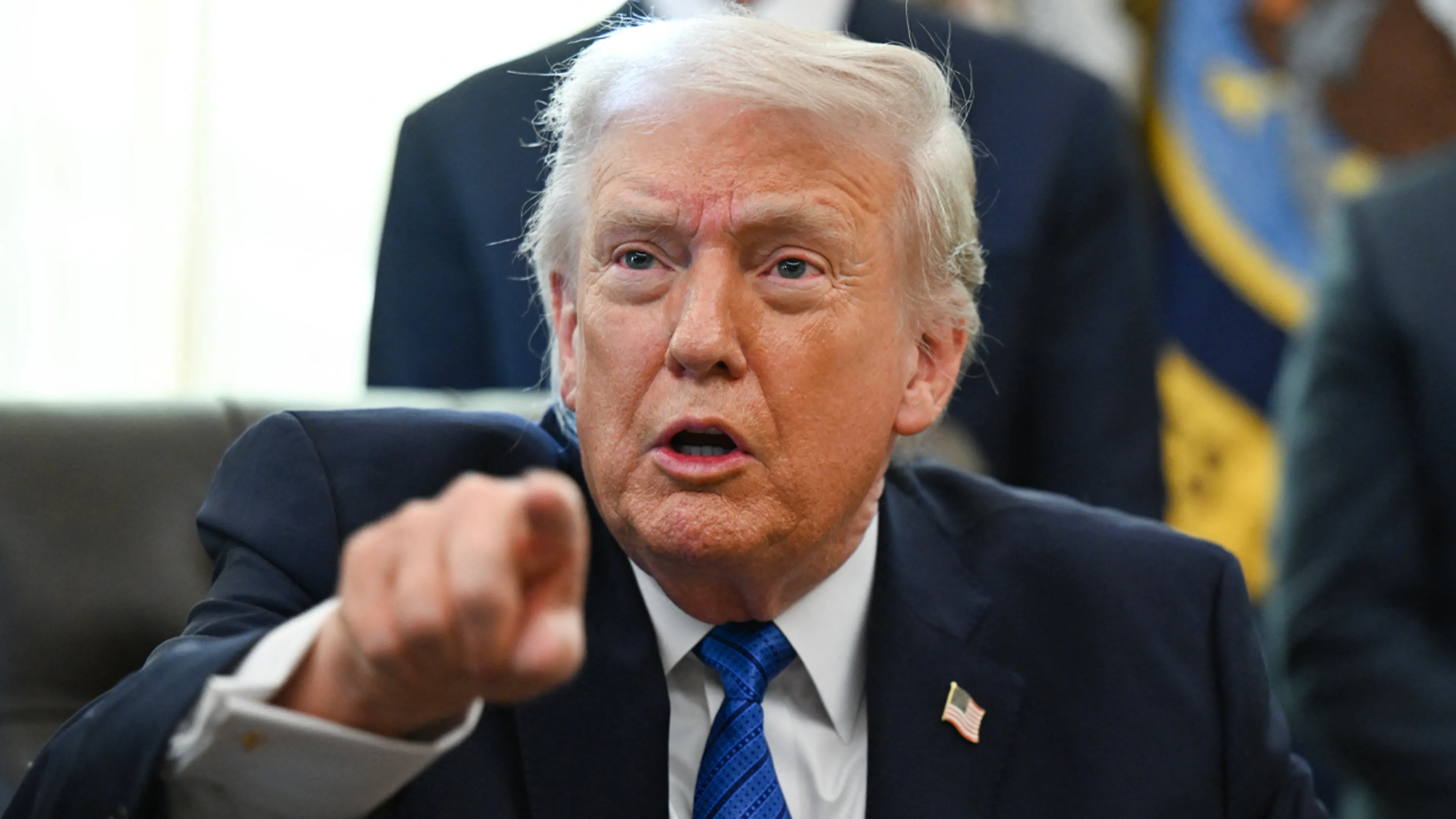 Donald Trump reageert woedend op uitreiking Grammy Awards en dreigt met rechtszaak