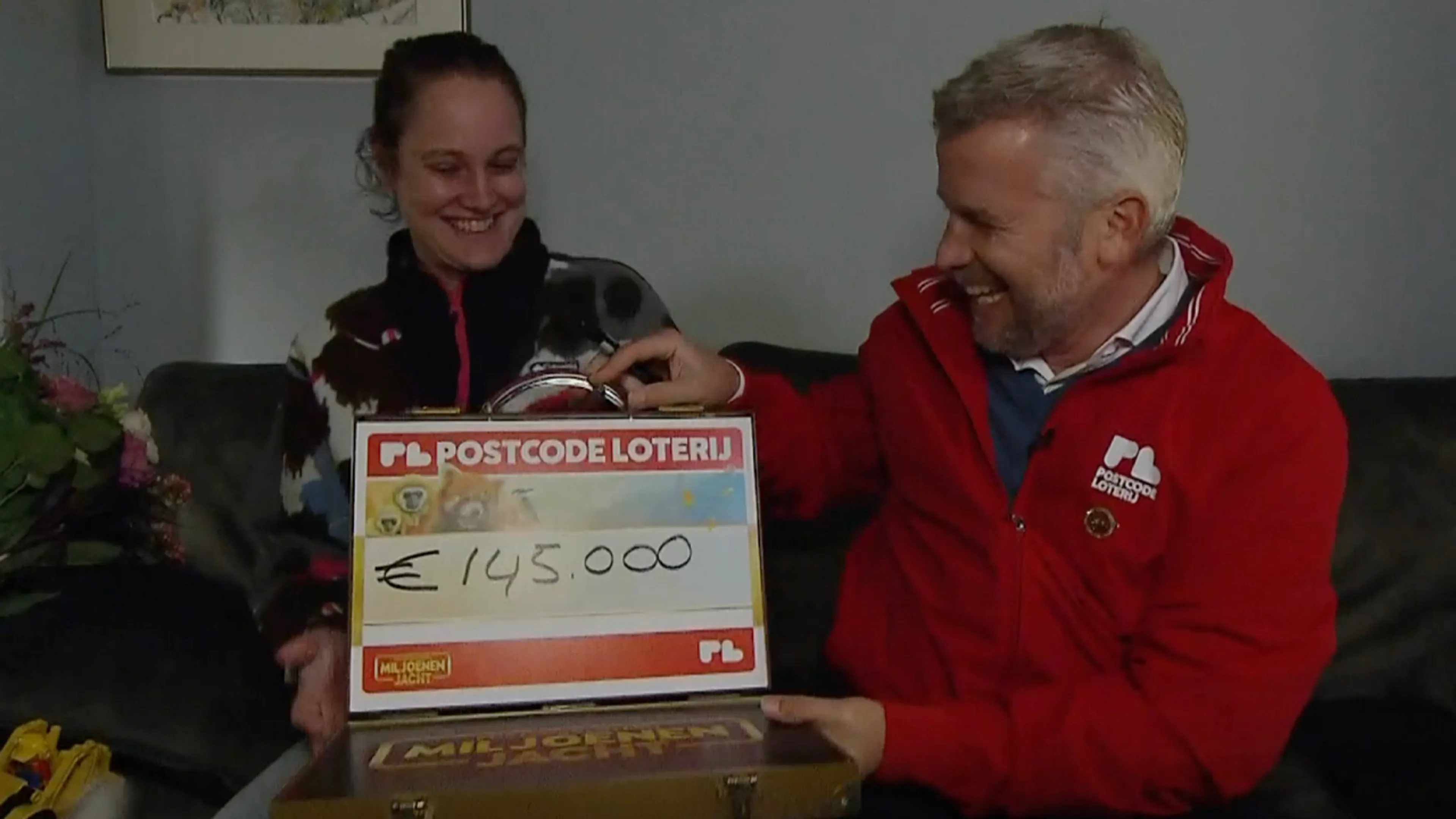 Hoe kan het dat Winston Gerschtanowitz in Miljoenenjacht haast nooit aanbelt in een flatgebouw?