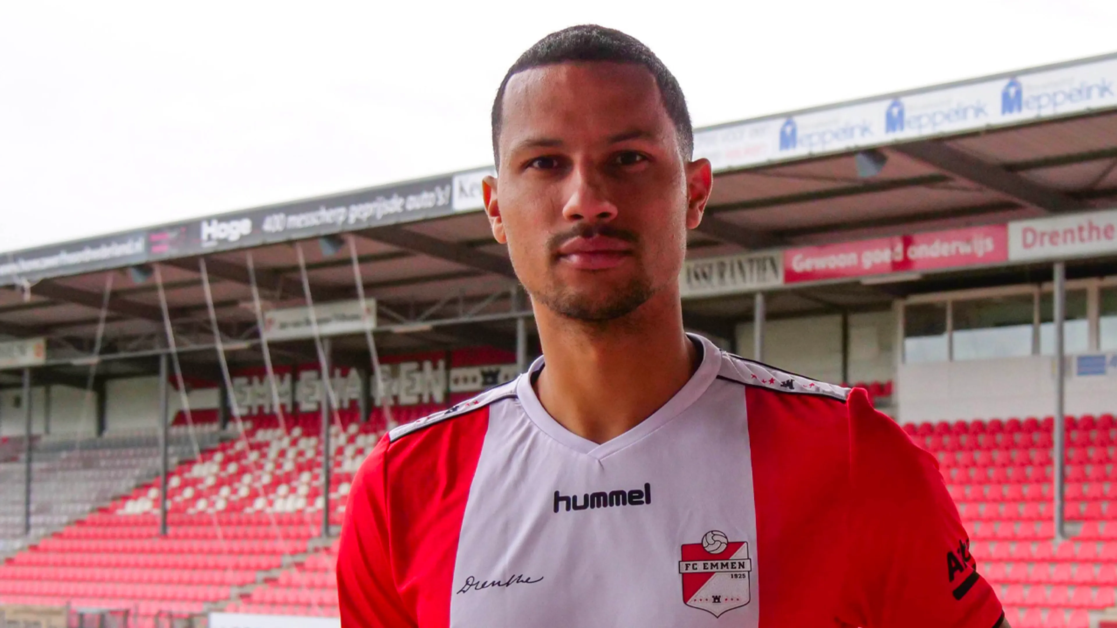 FC Emmen versterkt zich met Ricardo van Rhijn