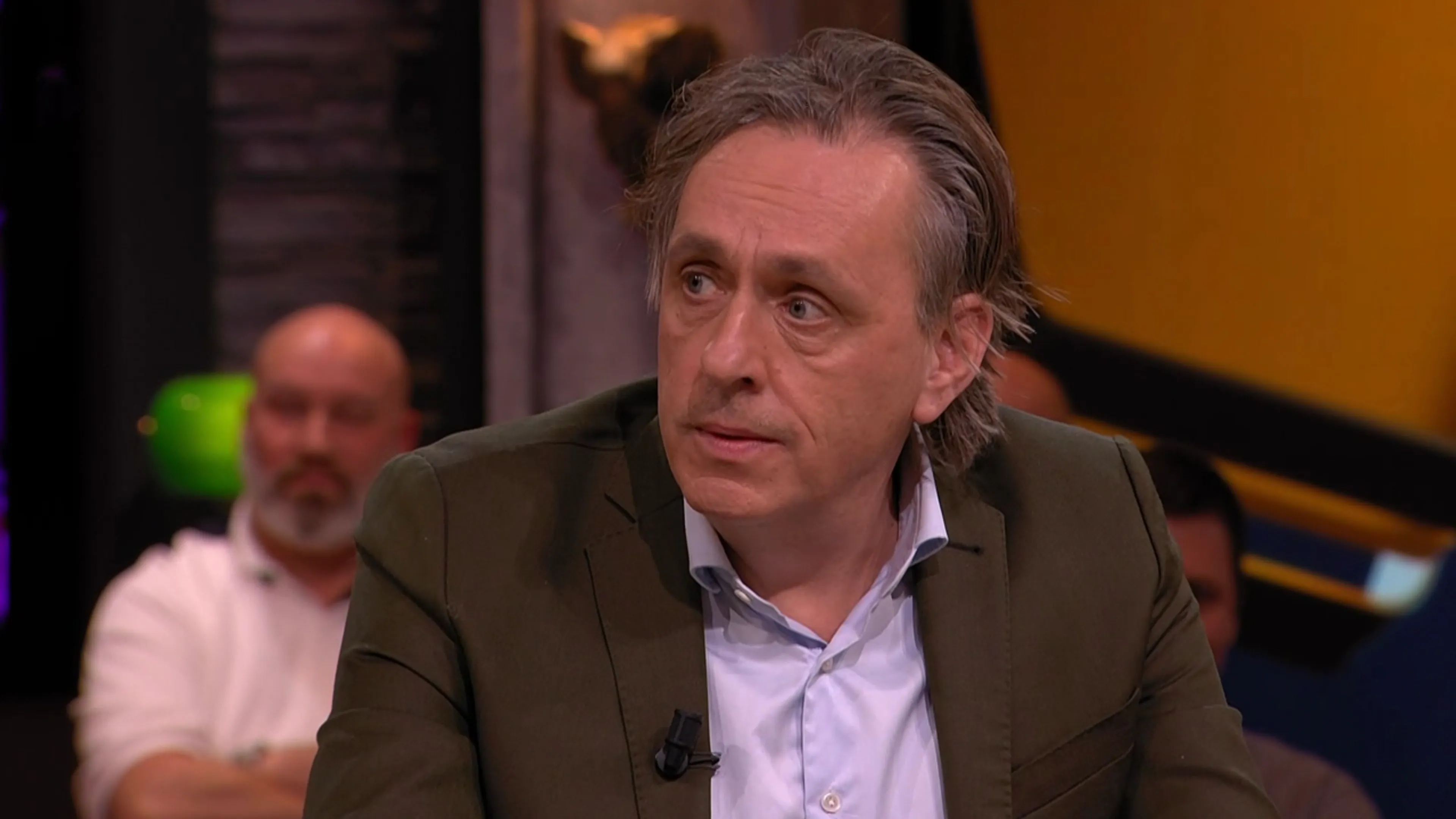 Marcel van Roosmalen komt binnen op derde plek in bestsellerlijst