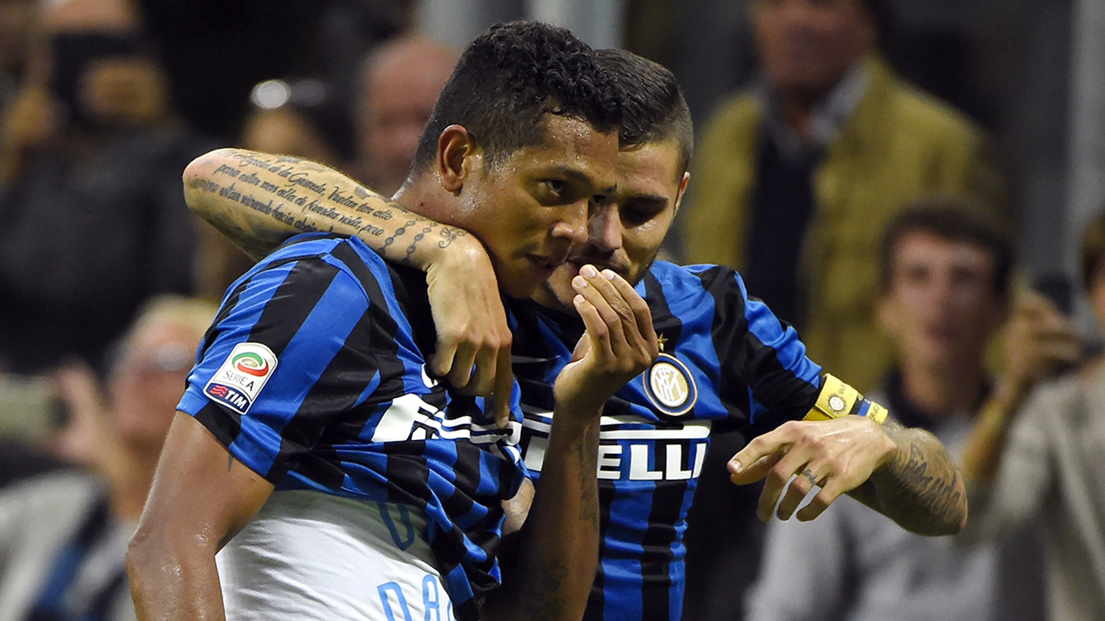 VIDEO: Voormalig Inter-speler Guarín gearresteerd na ruzie met zijn ouders