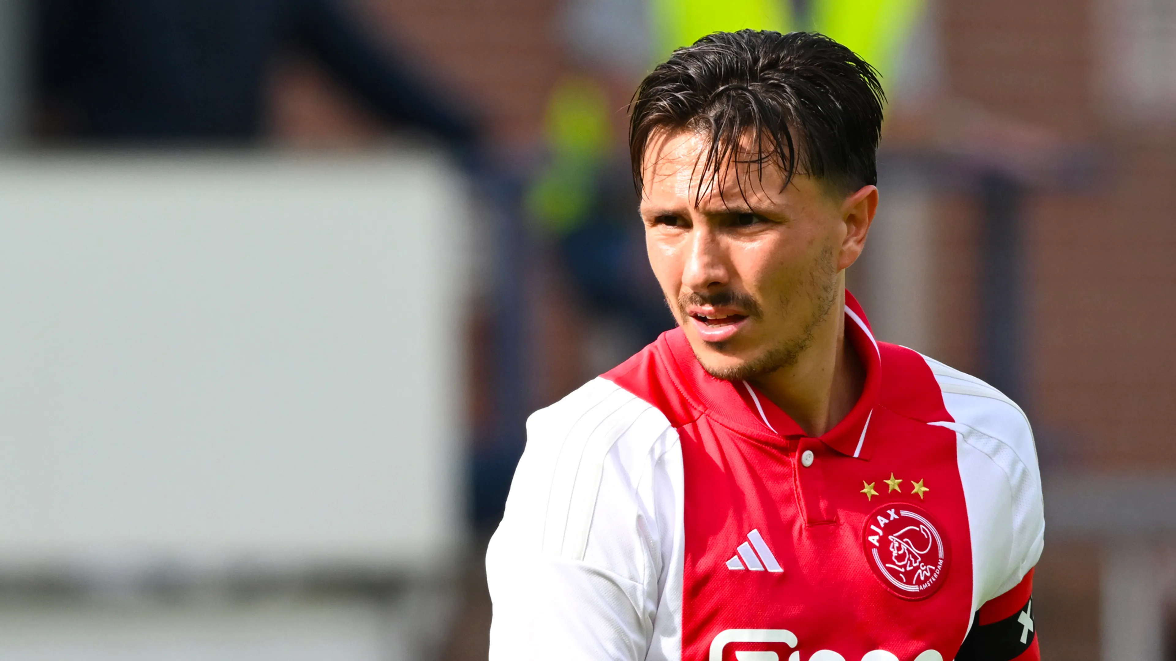 Berghuis maakt mogelijk rentree voor Ajax tijdens De Klassieker