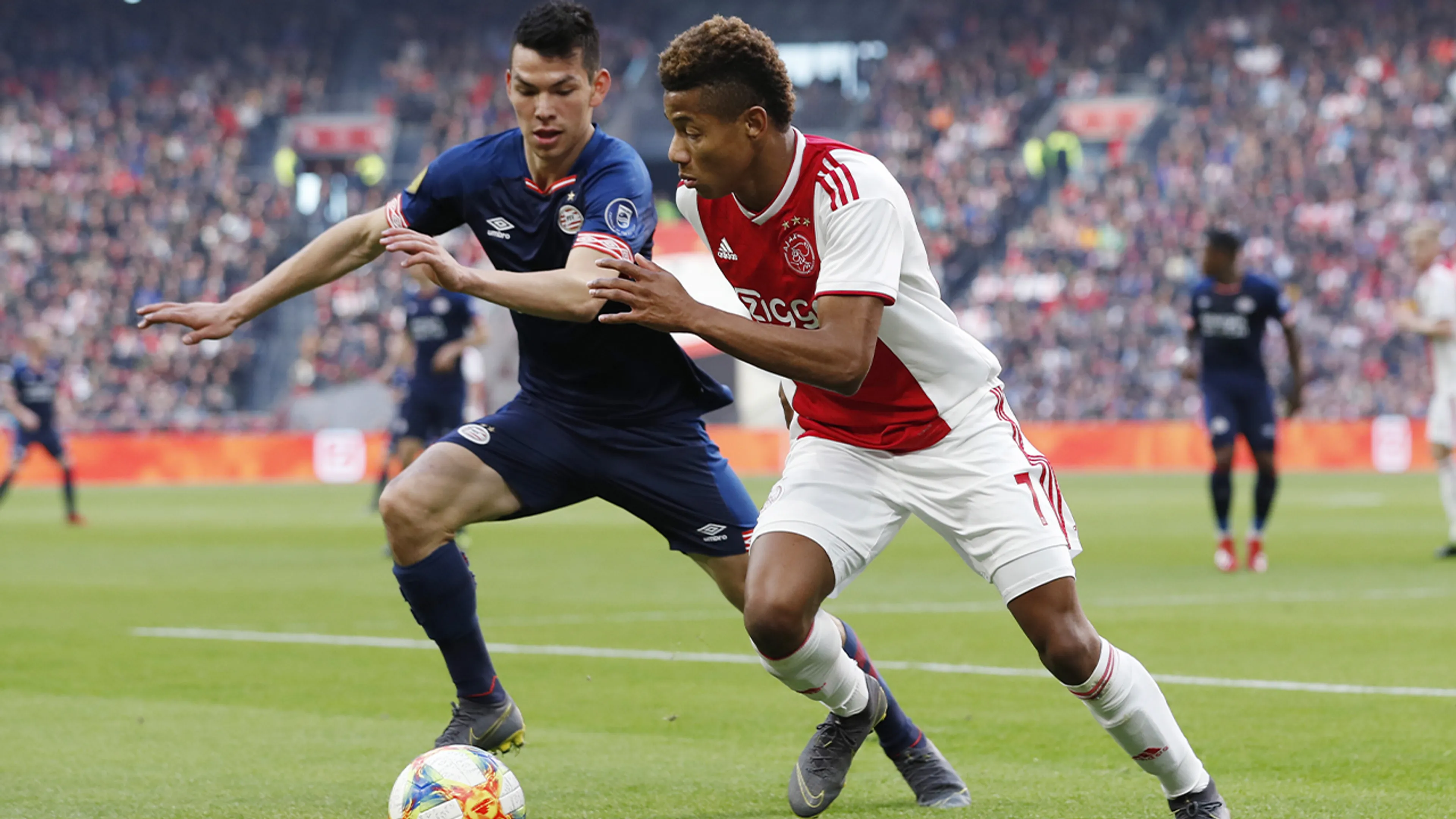 'Italiaanse wonderploeg Napoli denkt aan Neres bij vertrek van Lozano'