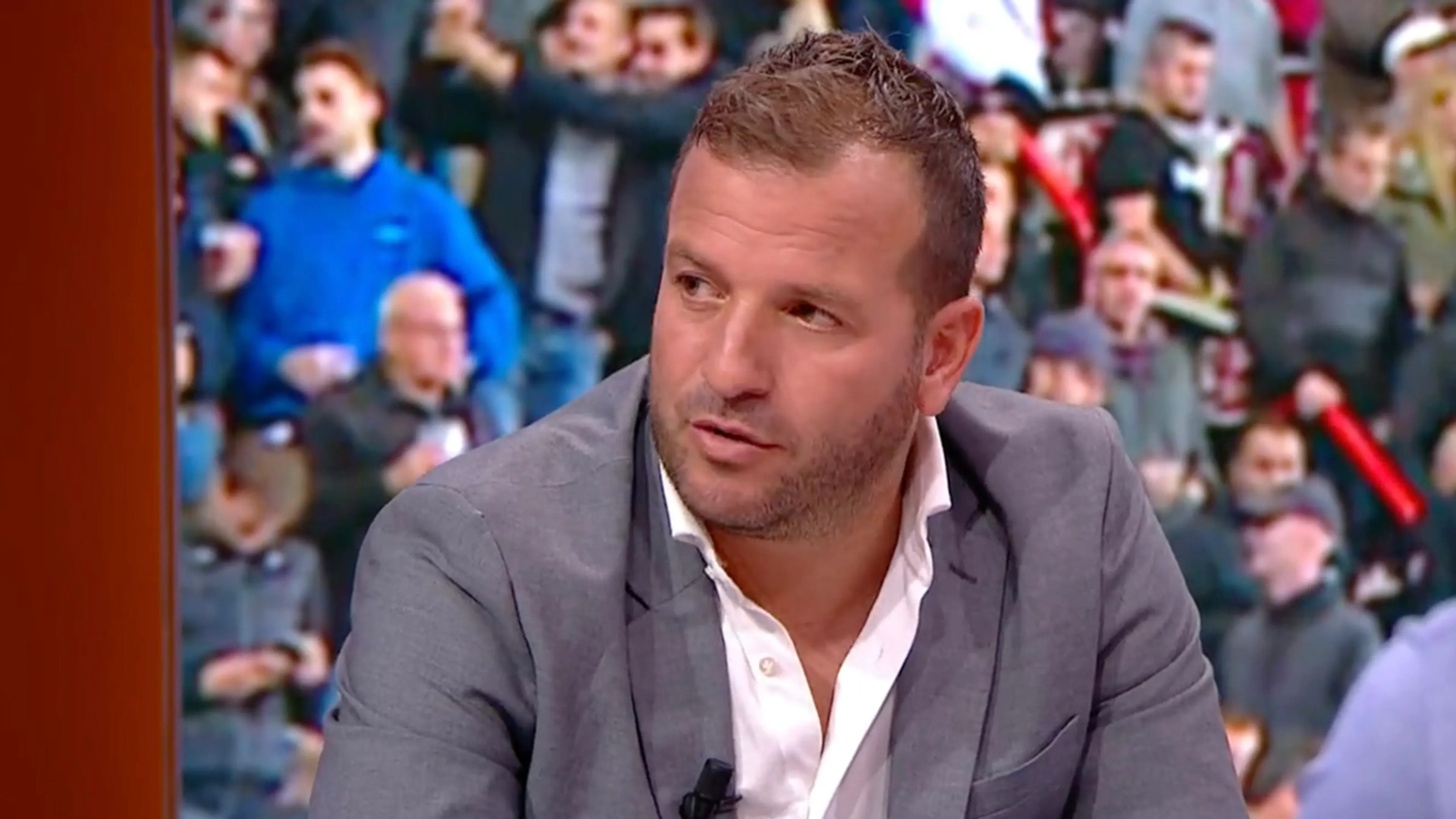 Van der Vaart: 'Ik zou bijna willen aanraden: verlaat Ajax en word basisspeler'